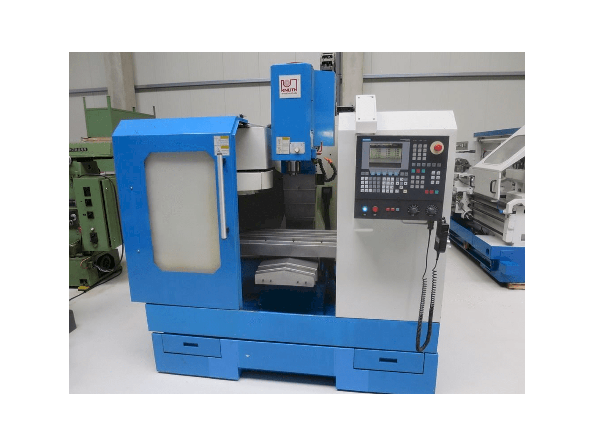 Čelní pohled na KNUTH EcoMill 350 stroj