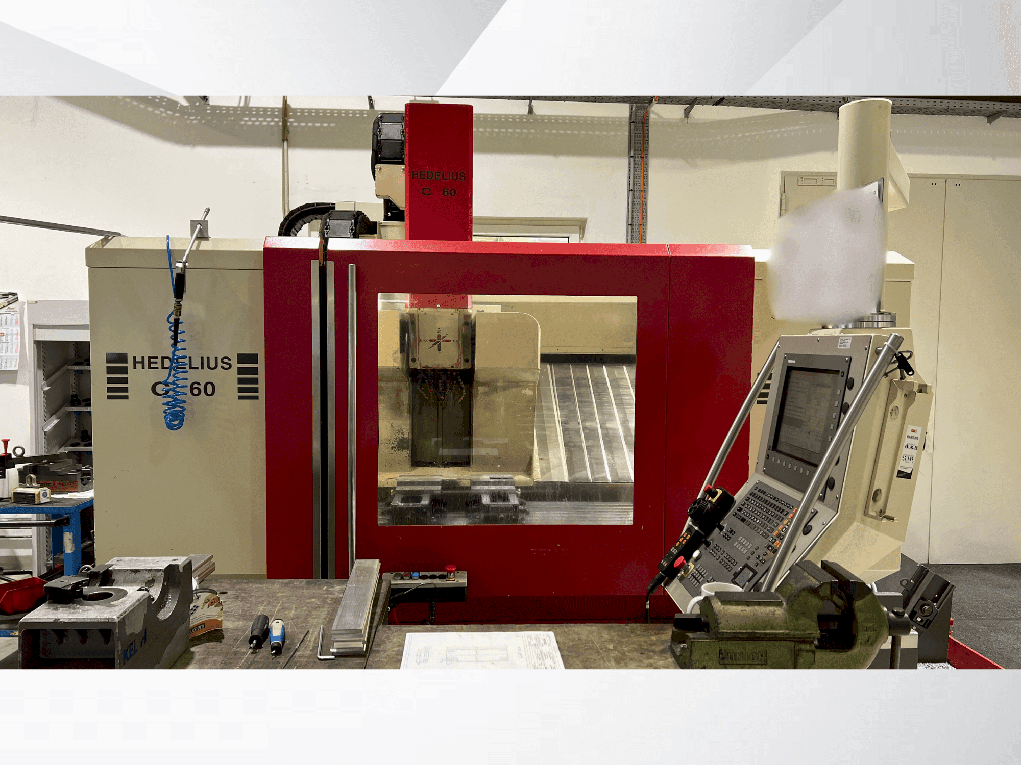 Čelní pohled na HEDELIUS C60S-1200 stroj