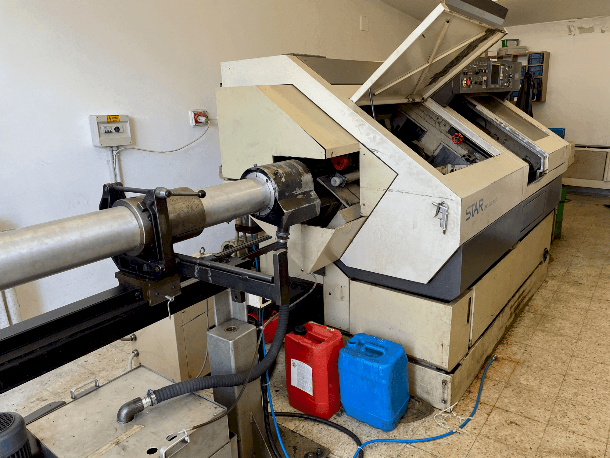 Čelní pohled na Star KNC 25 7 stroj