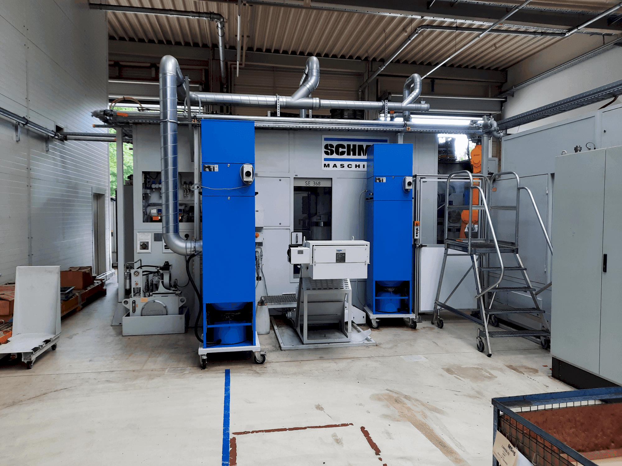 Čelní pohled na SCHMID SE 368 stroj