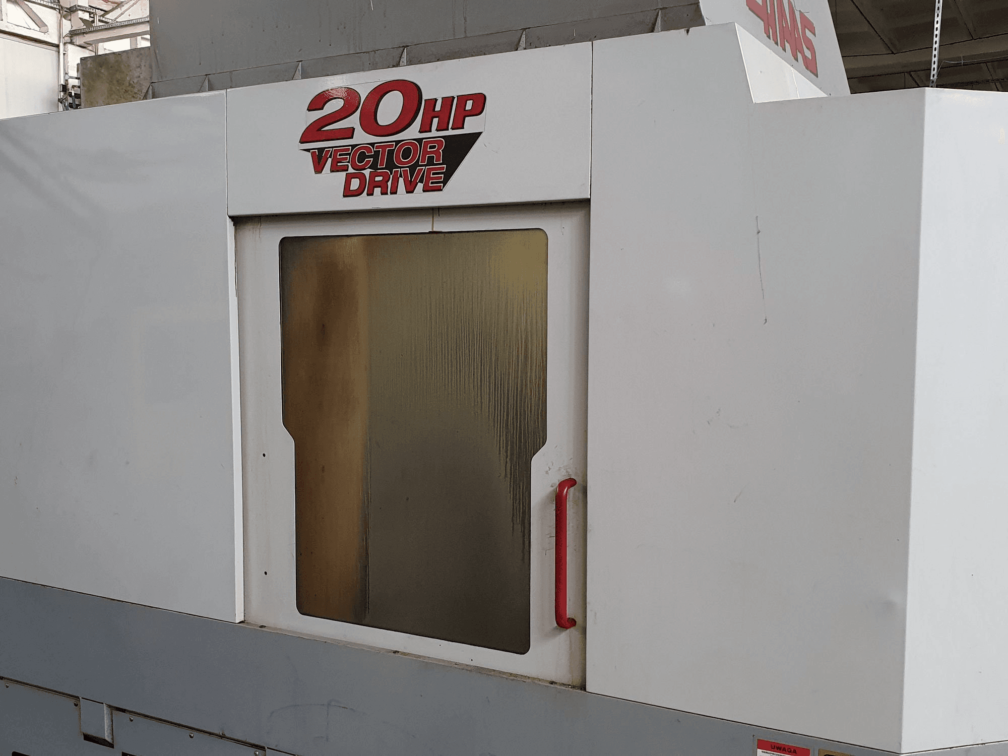 Čelní pohled na HAAS HS-1RP HE stroj