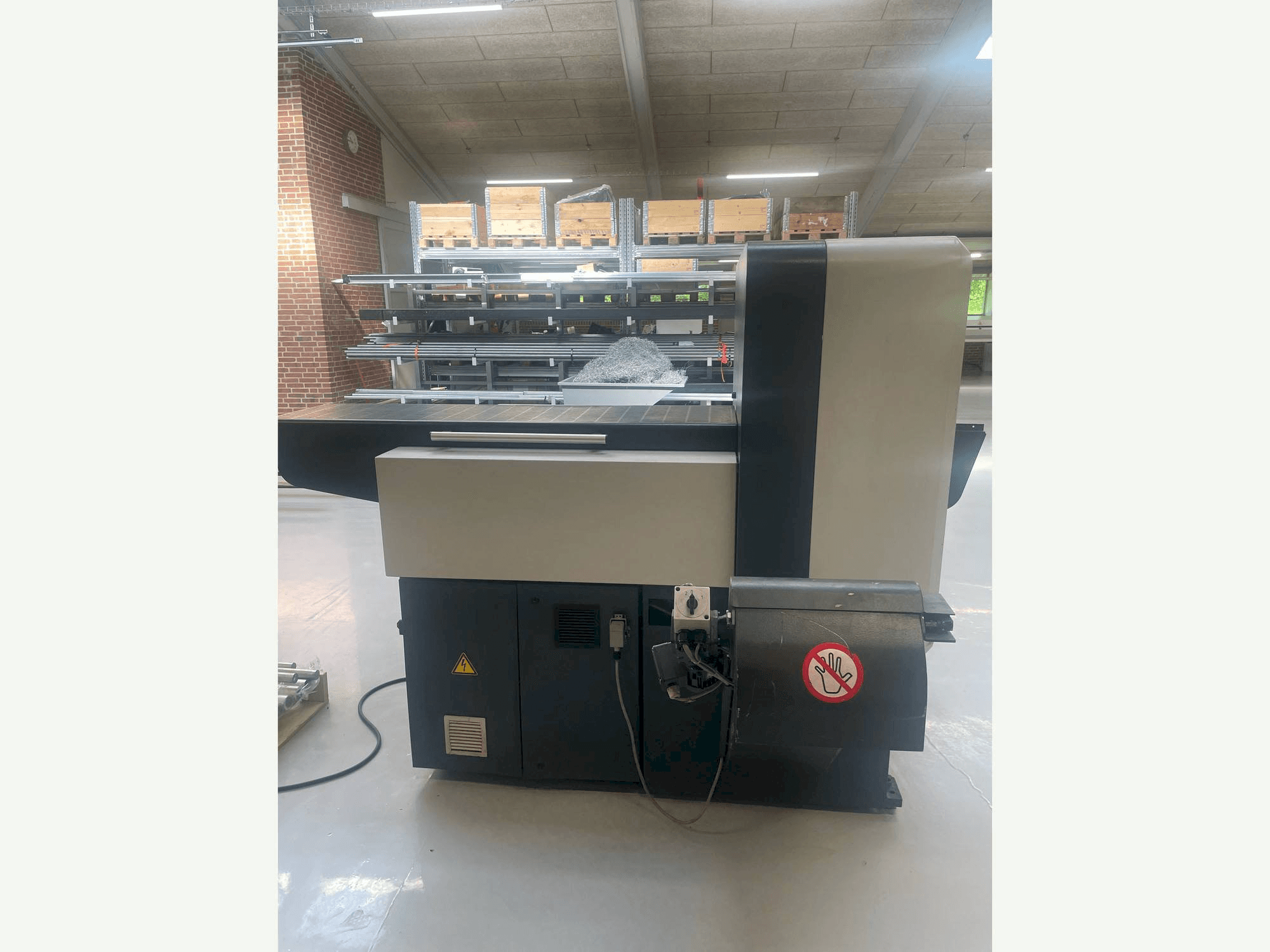 Čelní pohled na KASTO Verto A2 stroj