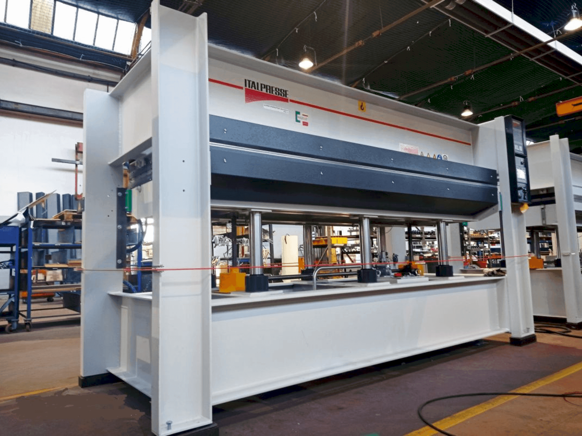 Čelní pohled na ITALPRESSE XL/6 30-13 PM BO stroj