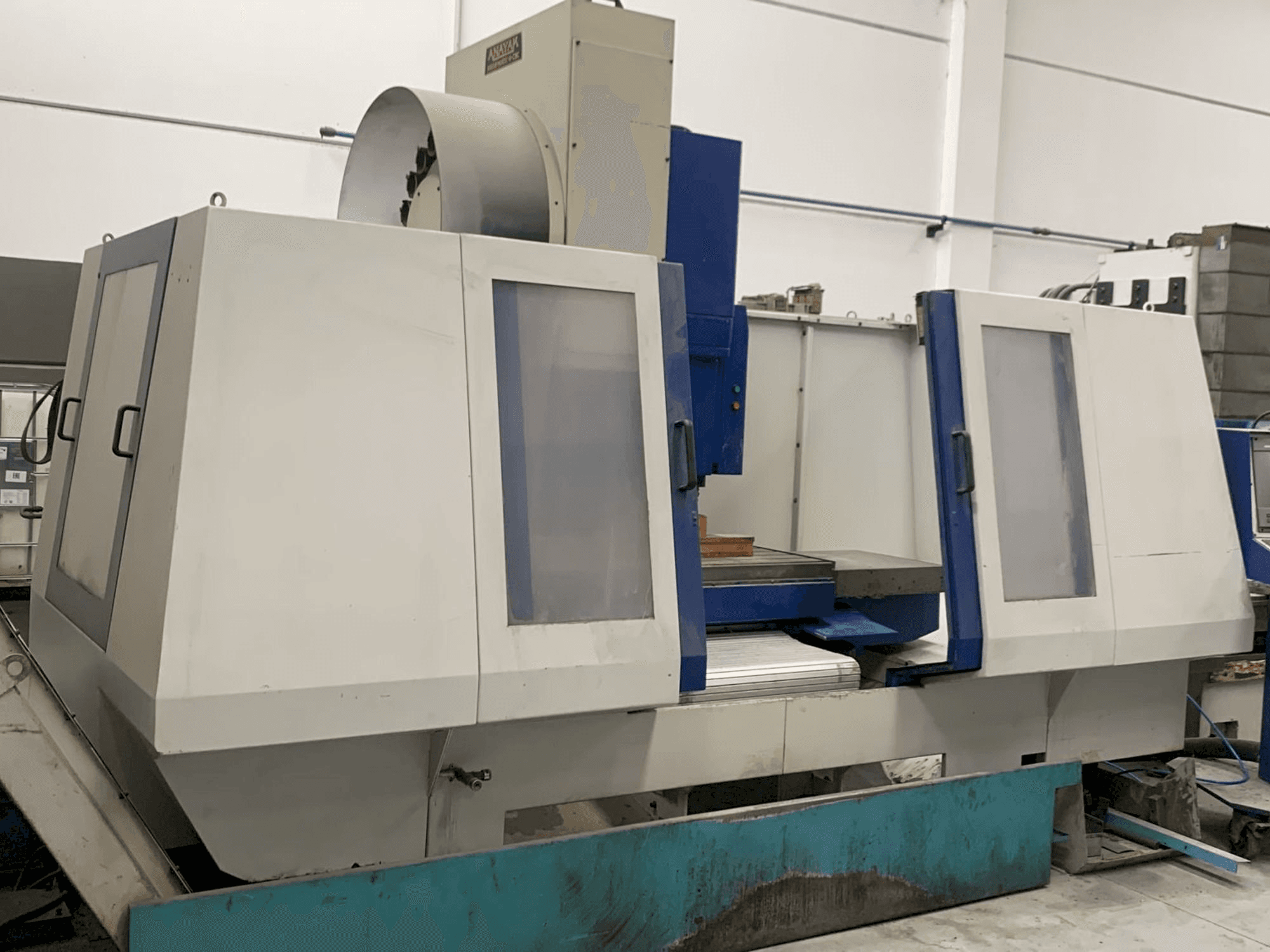 Čelní pohled na ANAYAK Anakmatik-9 stroj