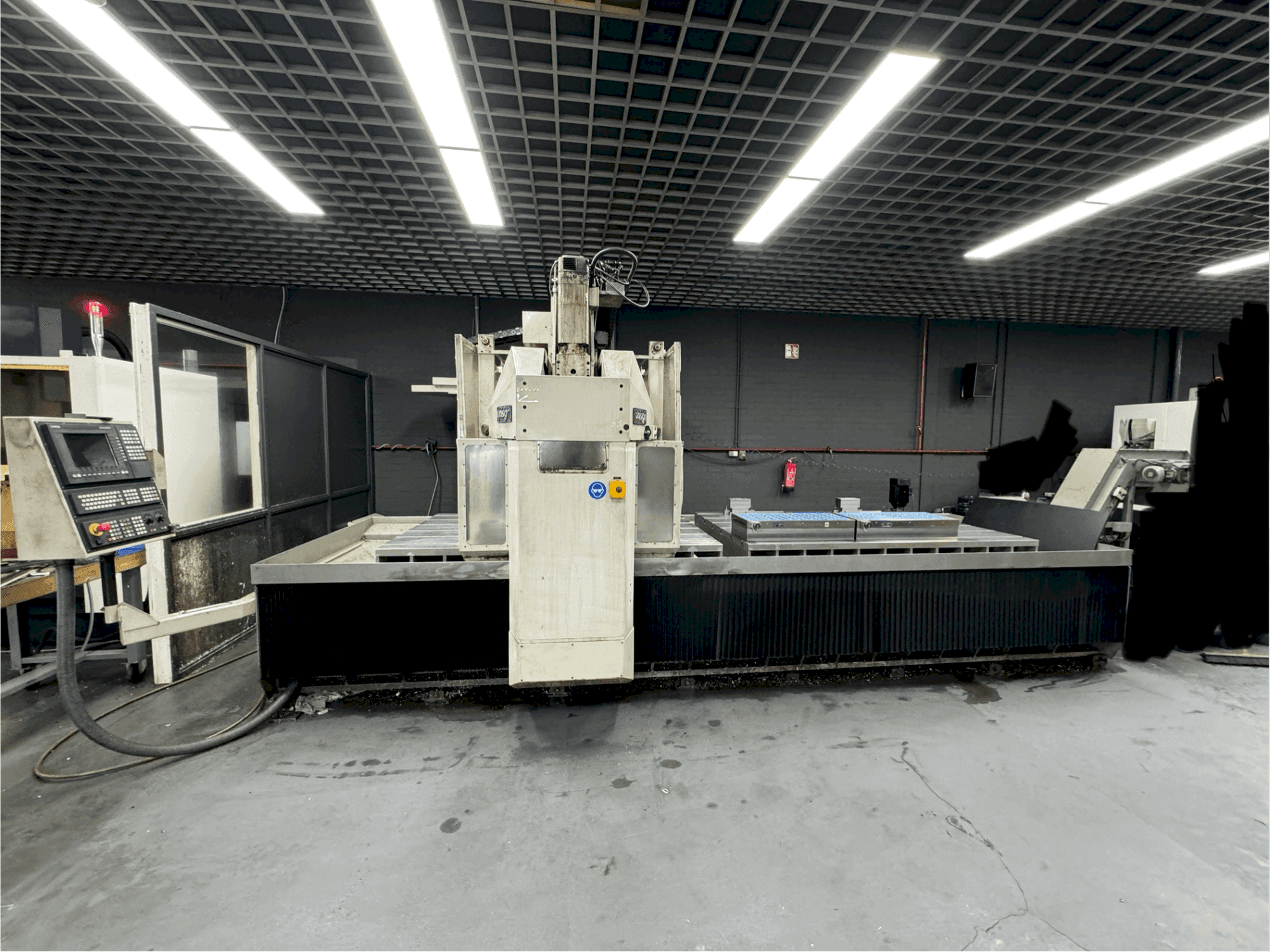 Čelní pohled na Unisign Uniport 4 stroj