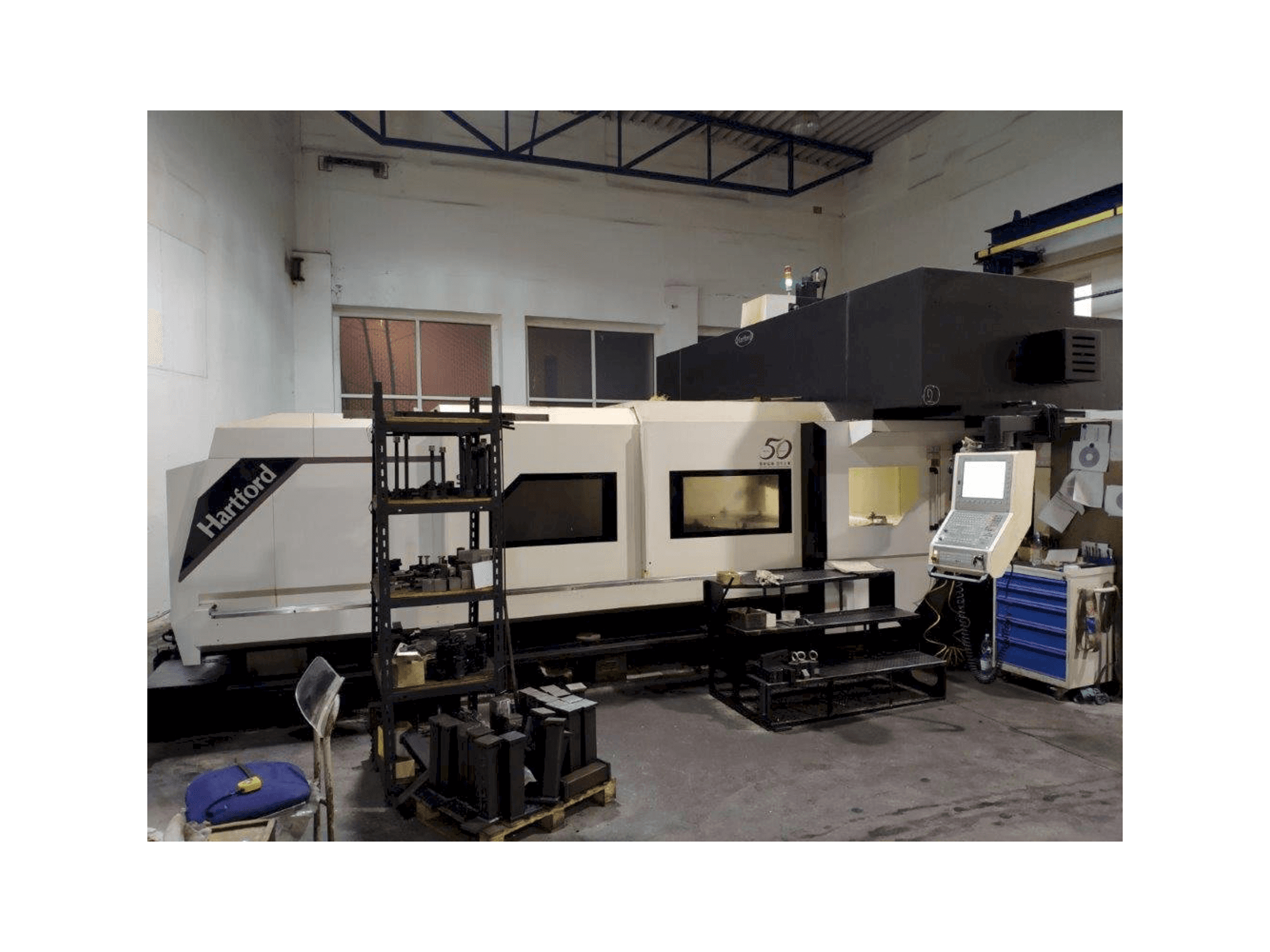 Čelní pohled na Hartford SW-426 stroj