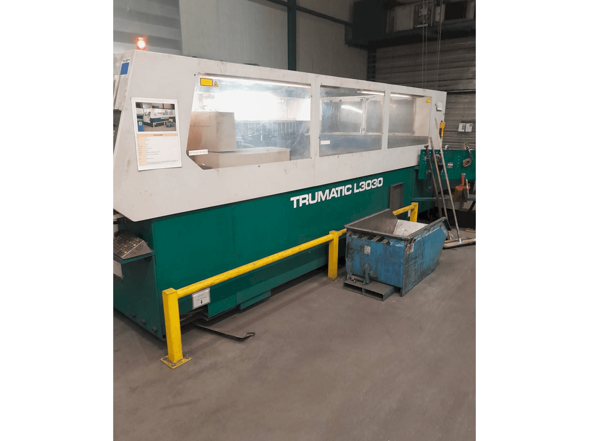 Čelní pohled na Trumpf Trumatic L3030 stroj