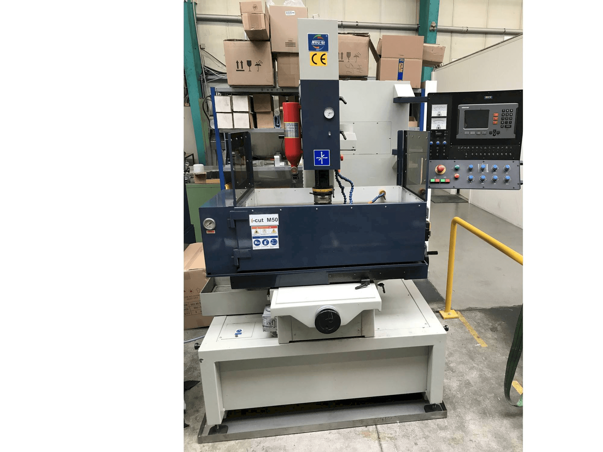 Čelní pohled na i-cut M50 stroj