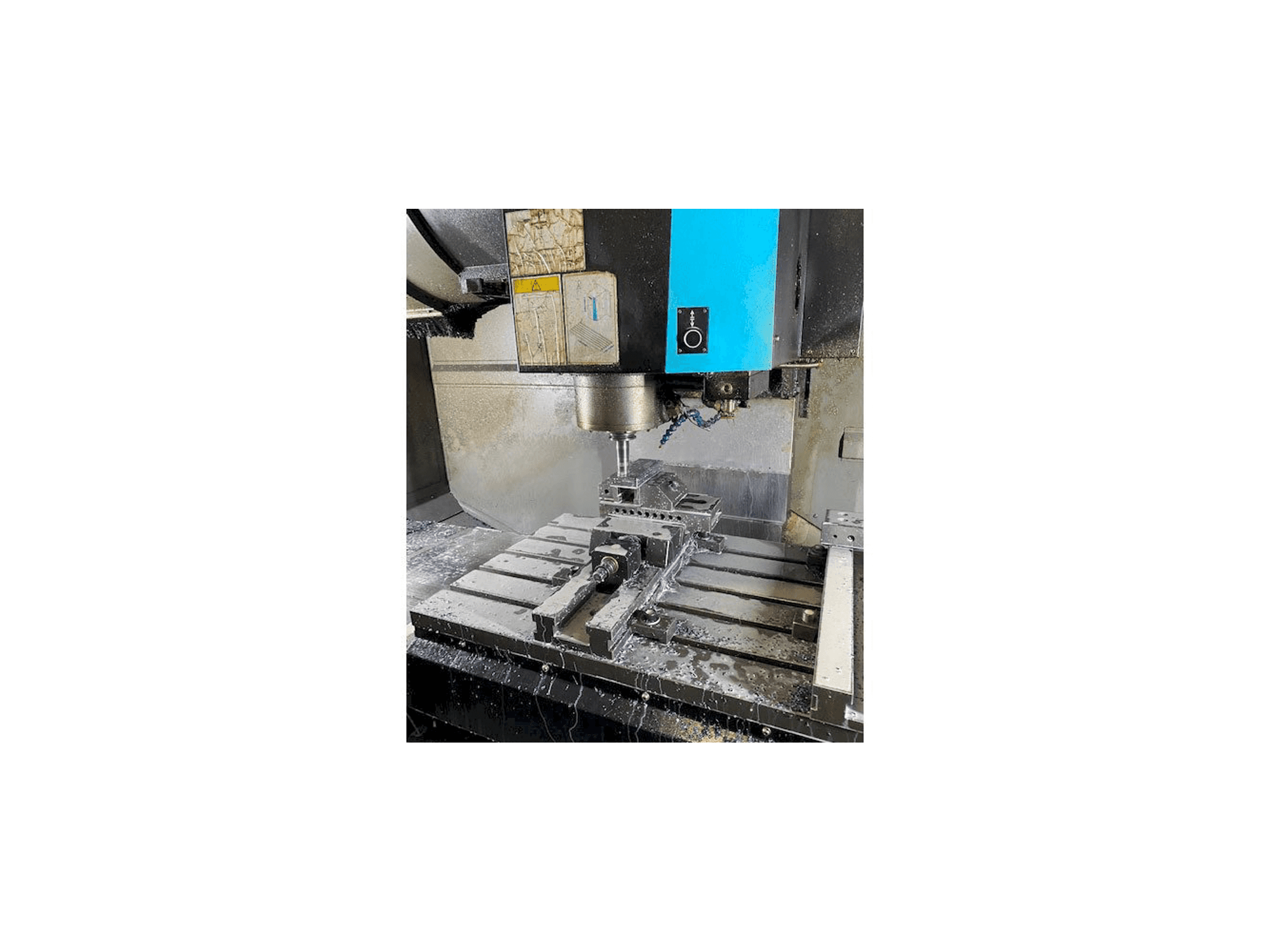 Čelní pohled na Hurco VMX42i stroj