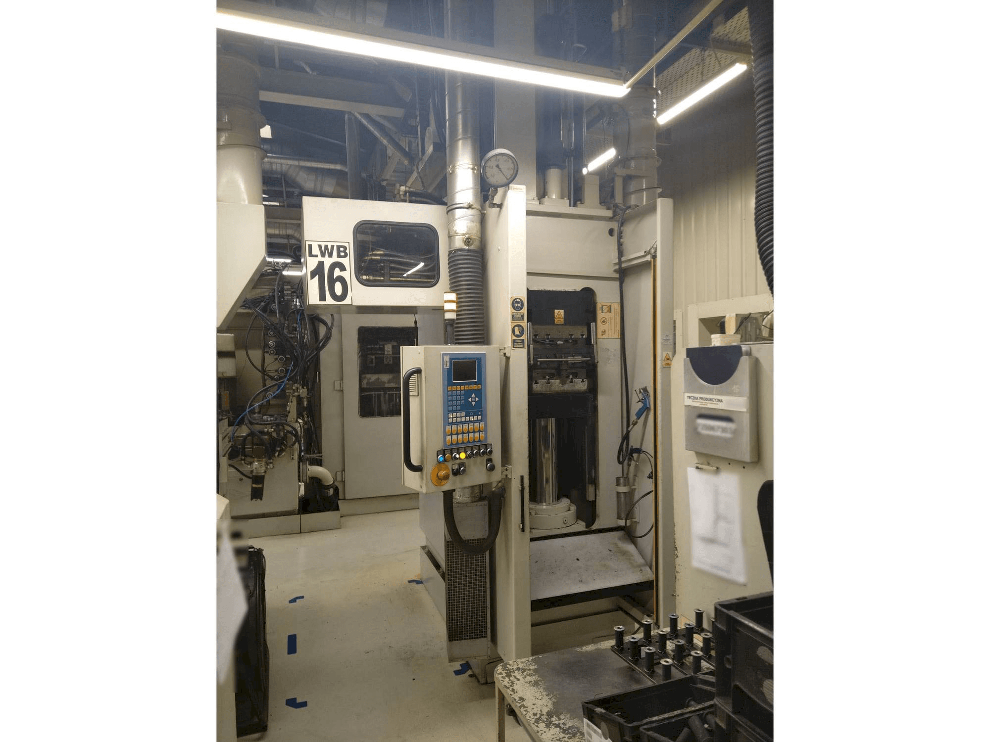 Čelní pohled na LWB STEINL VRE 1100/1000 stroj