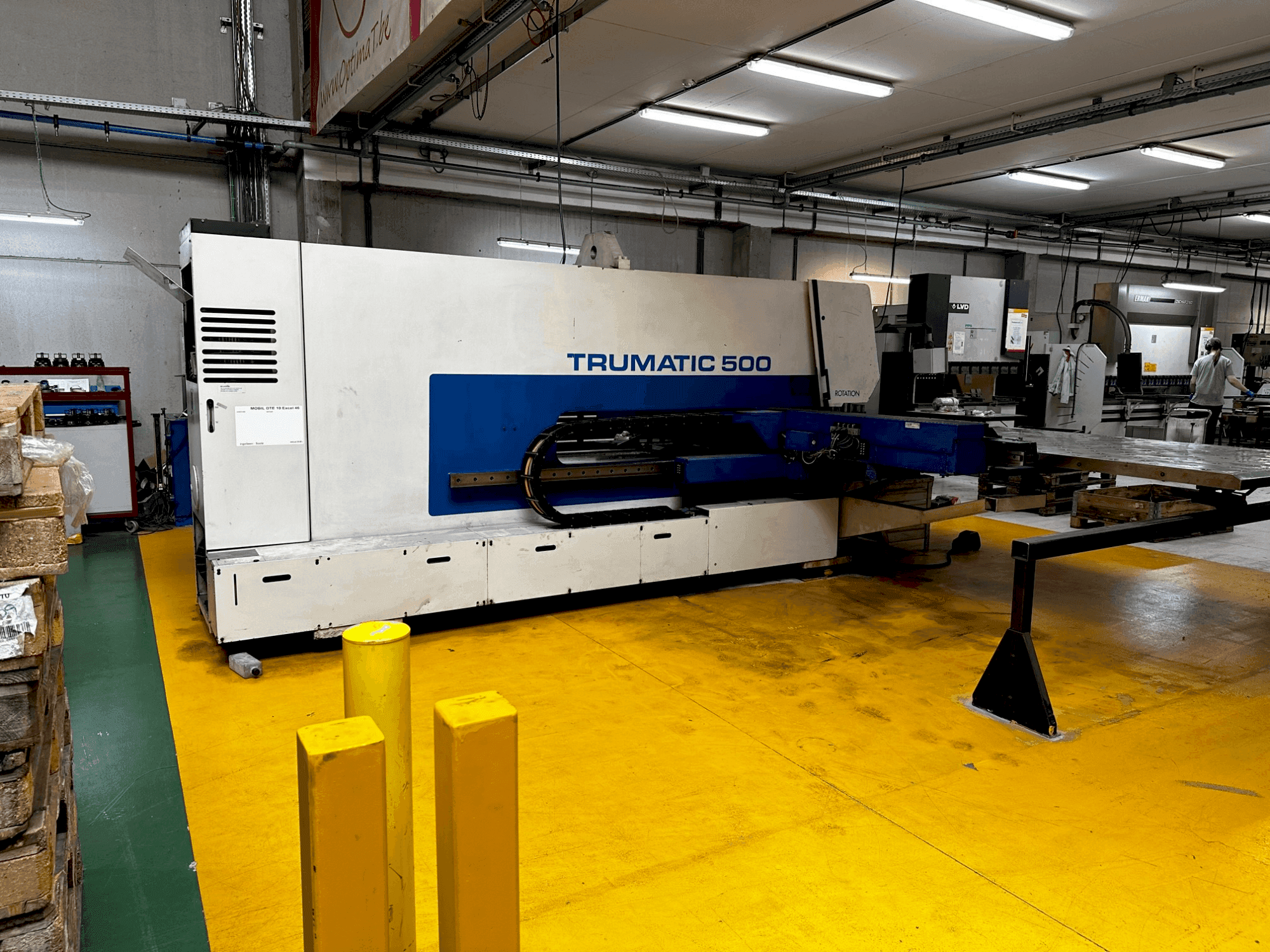 Čelní pohled na TRUMPF Trumatic 500 stroj