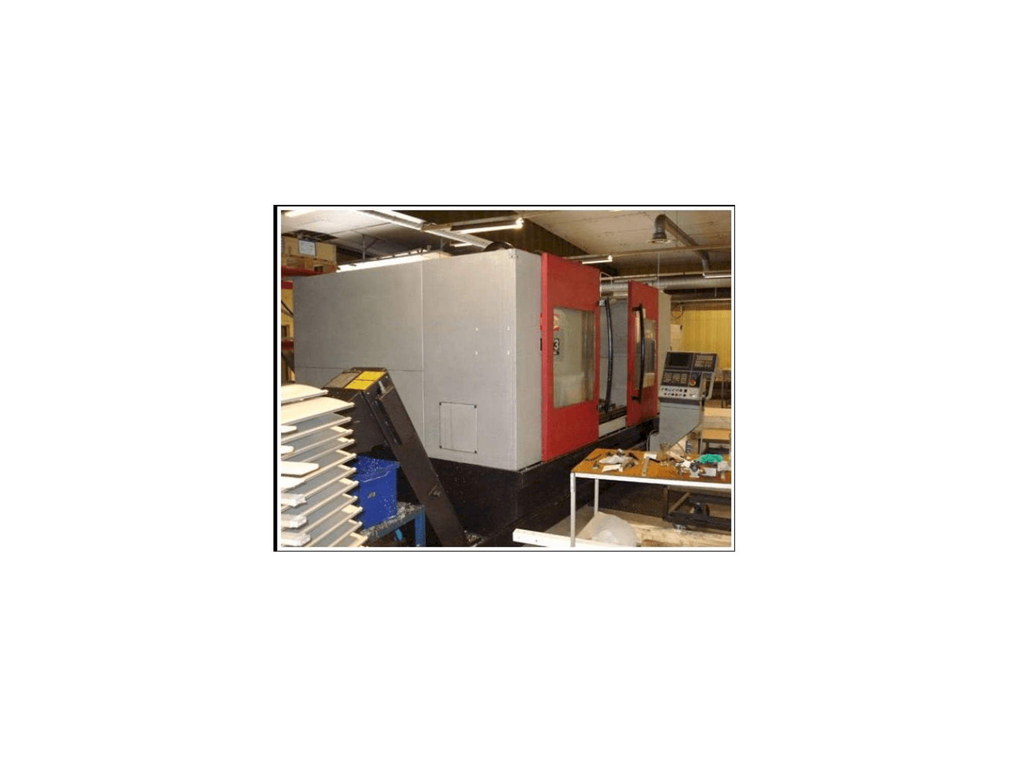 Levý boční pohled na Eikon MV3 stroj