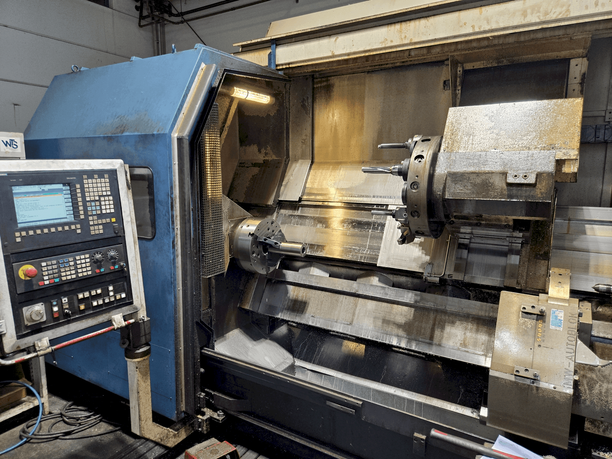 Čelní pohled na HEYNUMAT 21 U/2500 stroj