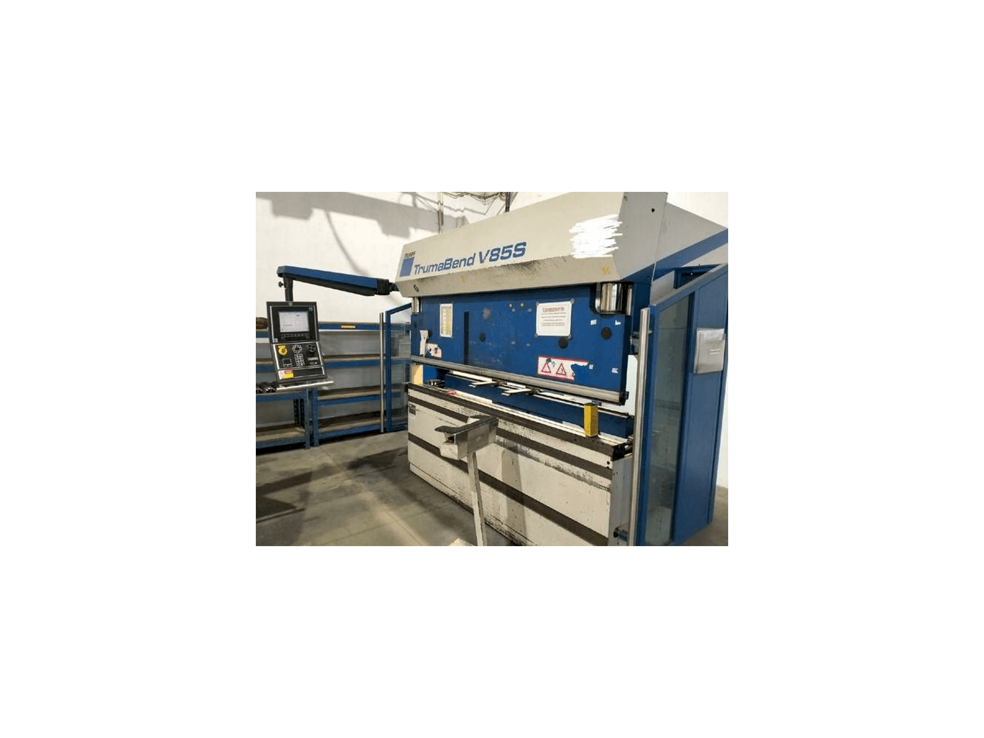 Čelní pohled na Trumpf TrumaBend V85S stroj