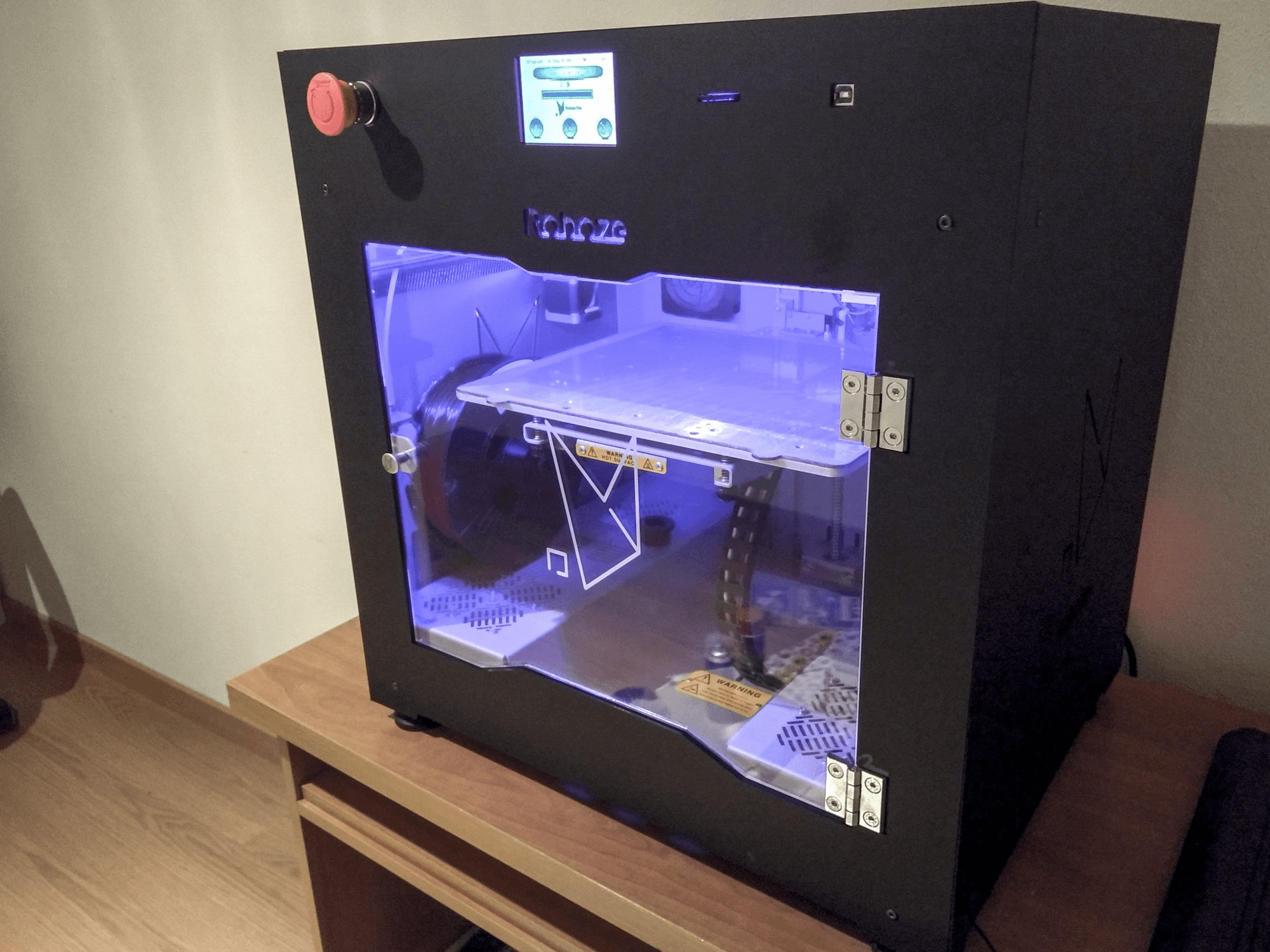 Pravý pohled na Roboze One stroj