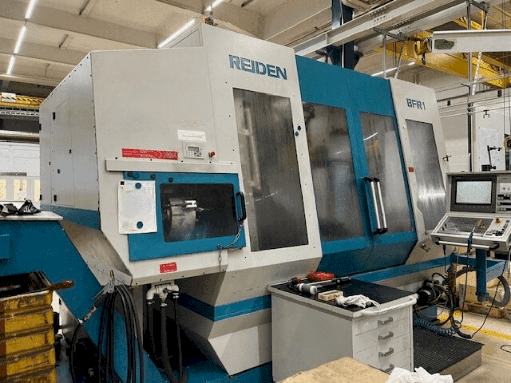 Čelní pohled na Reiden BRF-1 stroj