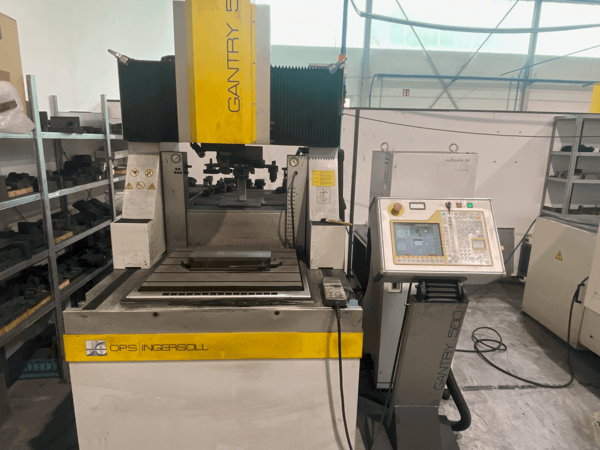 Čelní pohled na OPS INGERSOLL Gantry 500 stroj