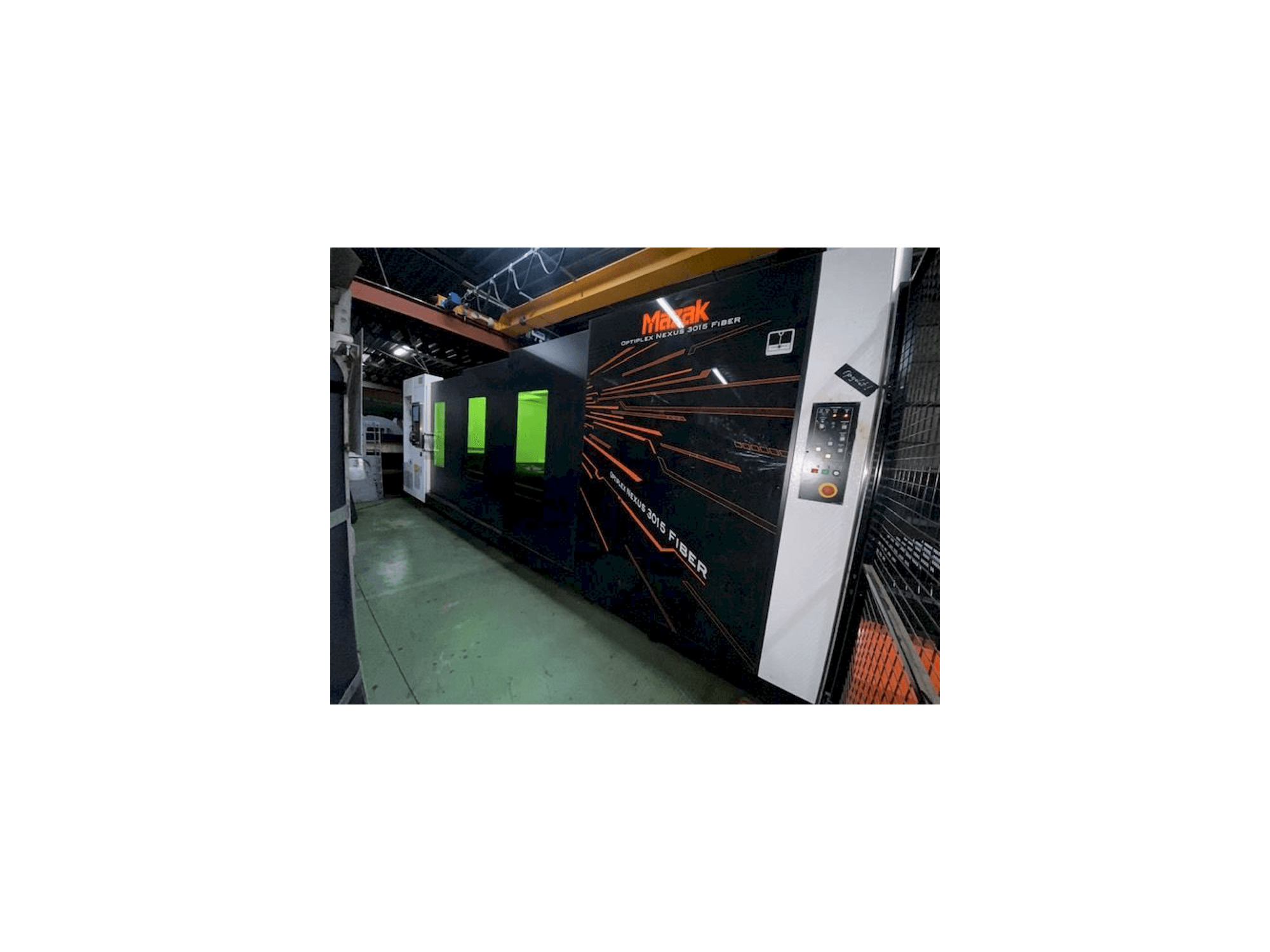 Čelní pohled na Mazak Optiplex Nexus 3015 stroj