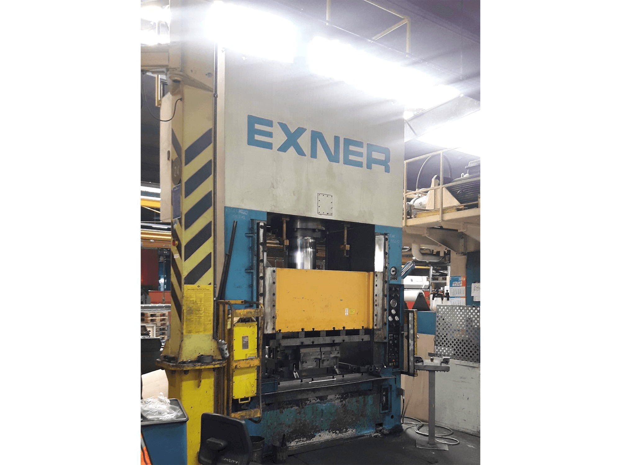 Čelní pohled na EXNER EX SB ZR 300/100 stroj