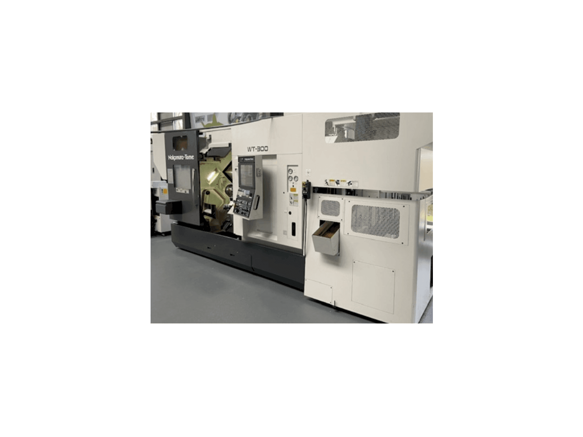 Čelní pohled na NAKAMURA WT-300/GR 210 stroj
