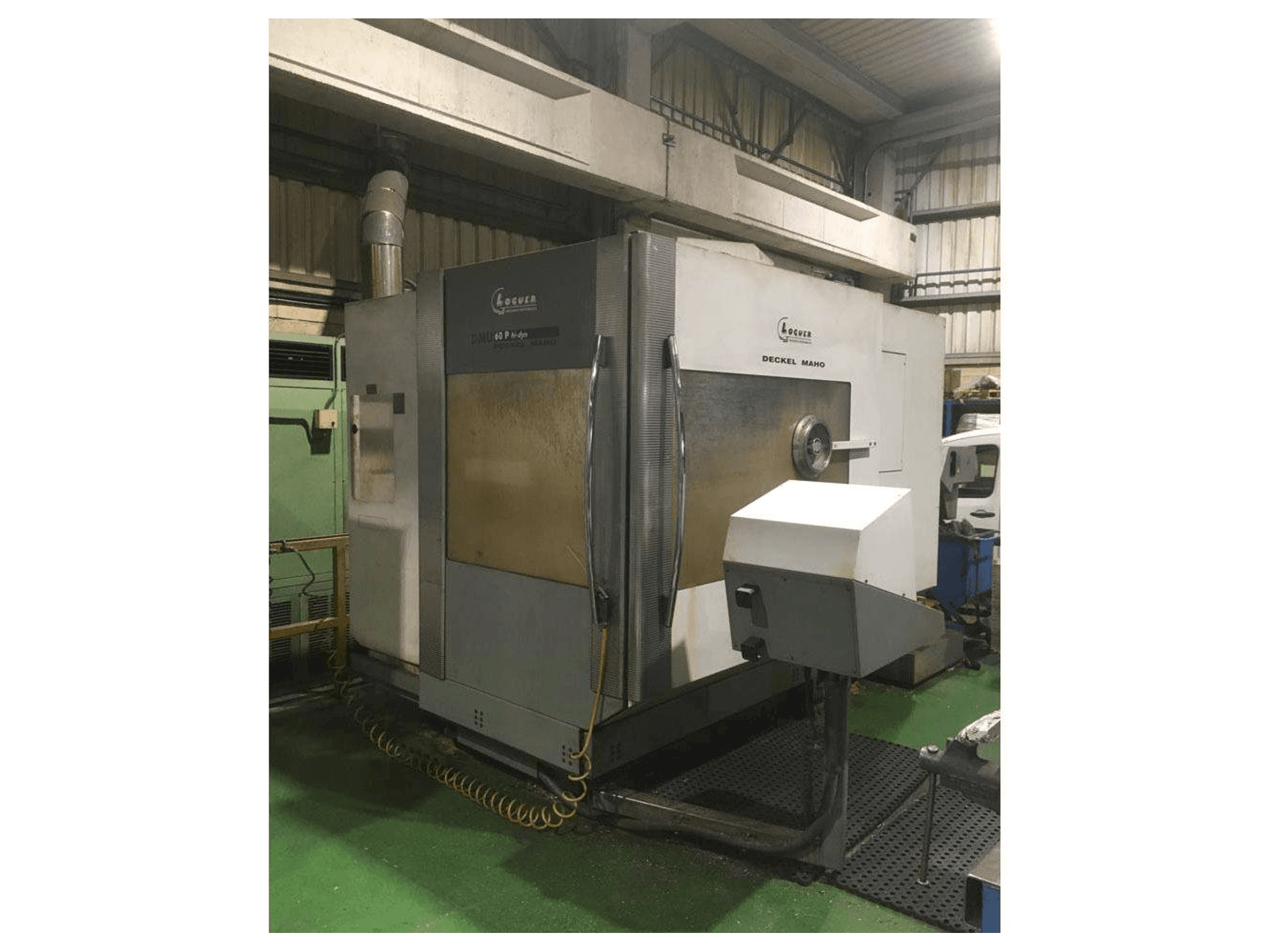 Čelní pohled na DECKEL MAHO DMU 60P hi-dyn stroj