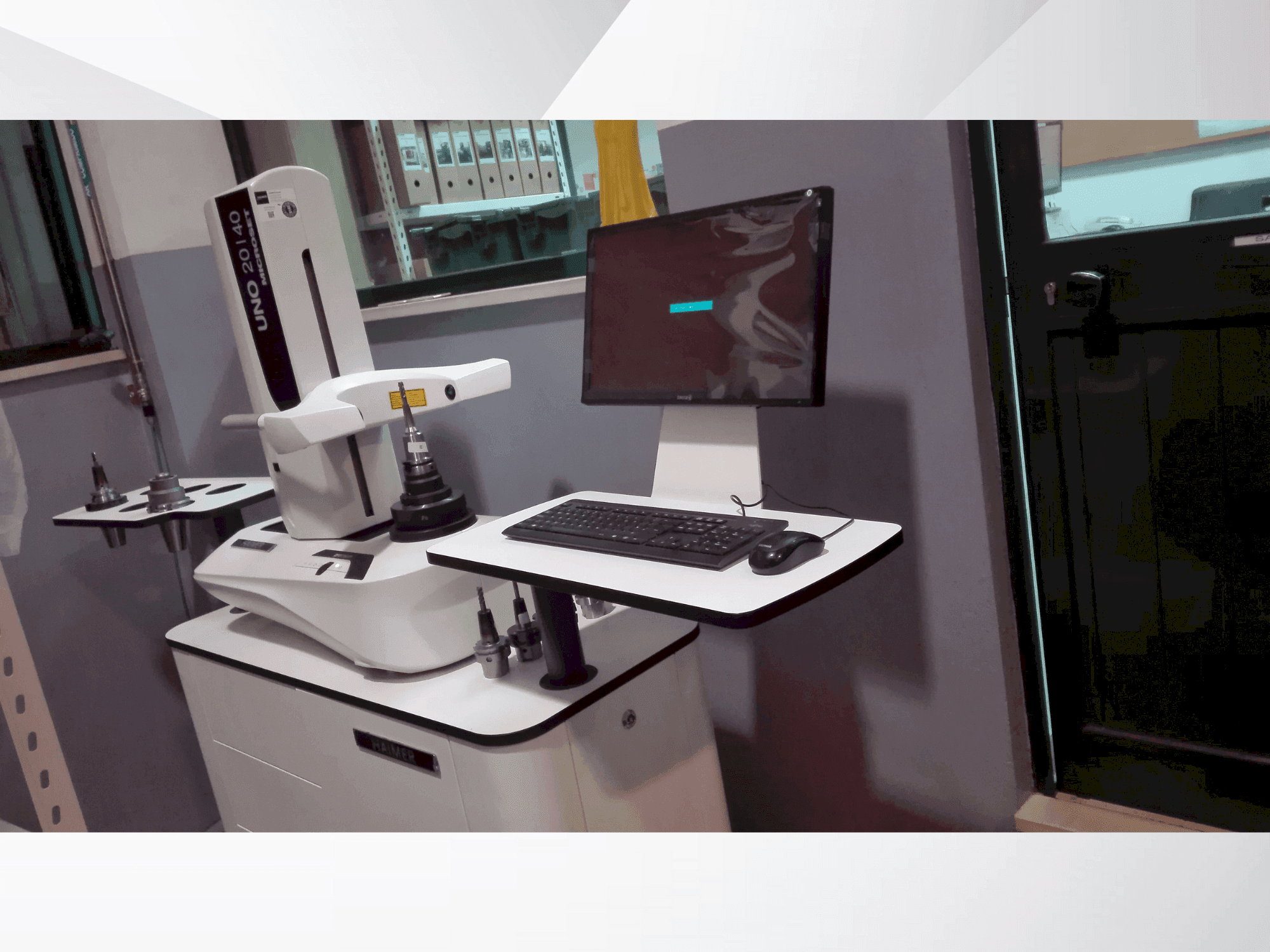 Čelní pohled na HAIMER UNO 20/40 microset stroj