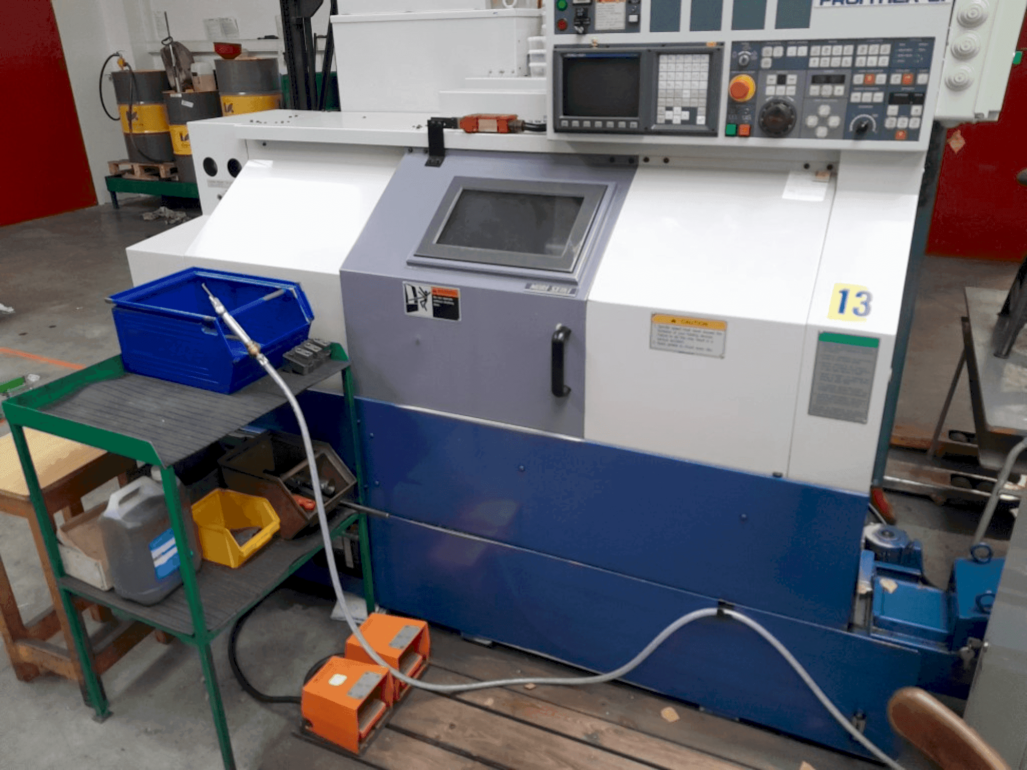 Čelní pohled na MORI SEIKI Frontier L1 (1998) stroj