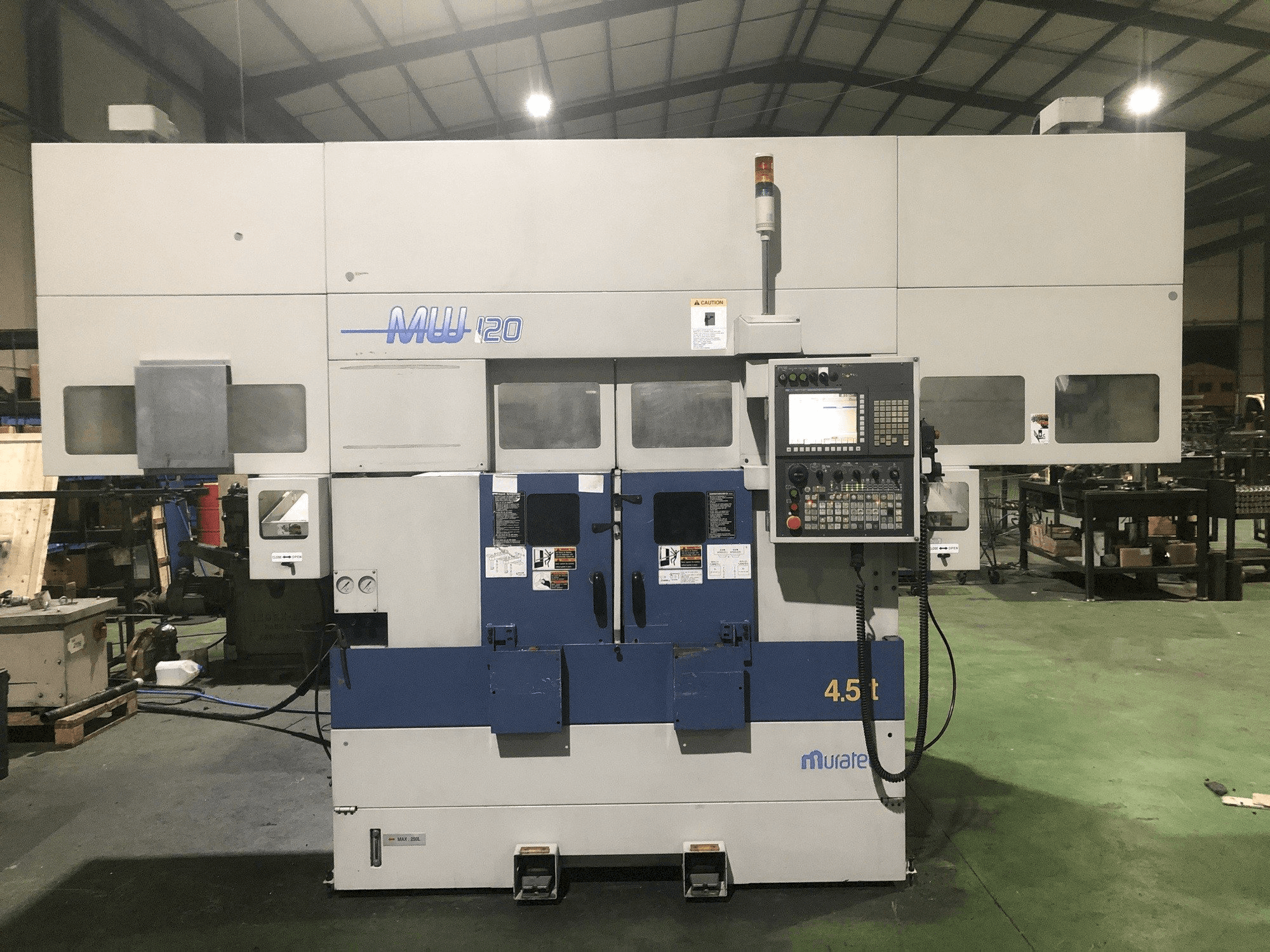 Čelní pohled na Muratec MW 120 GT stroj