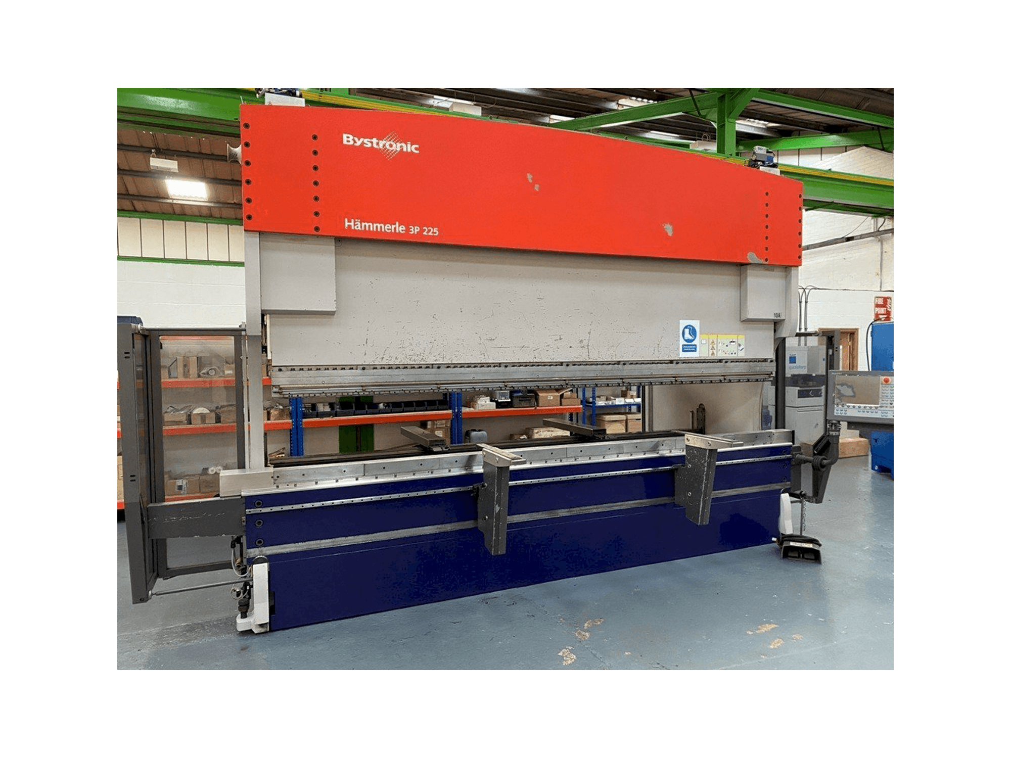 Čelní pohled na Bystronic Hammerle 225/4100 3P stroj