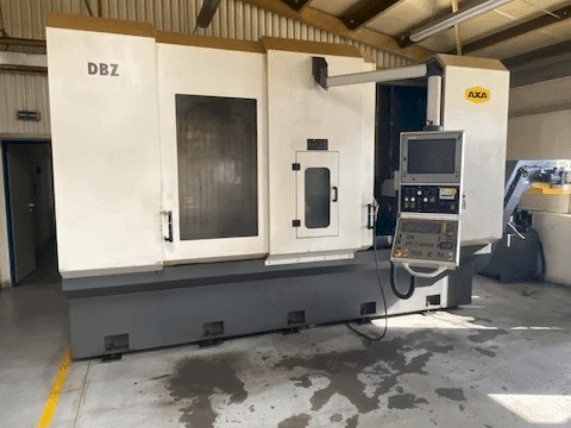 Čelní pohled na AXA DBZ stroj