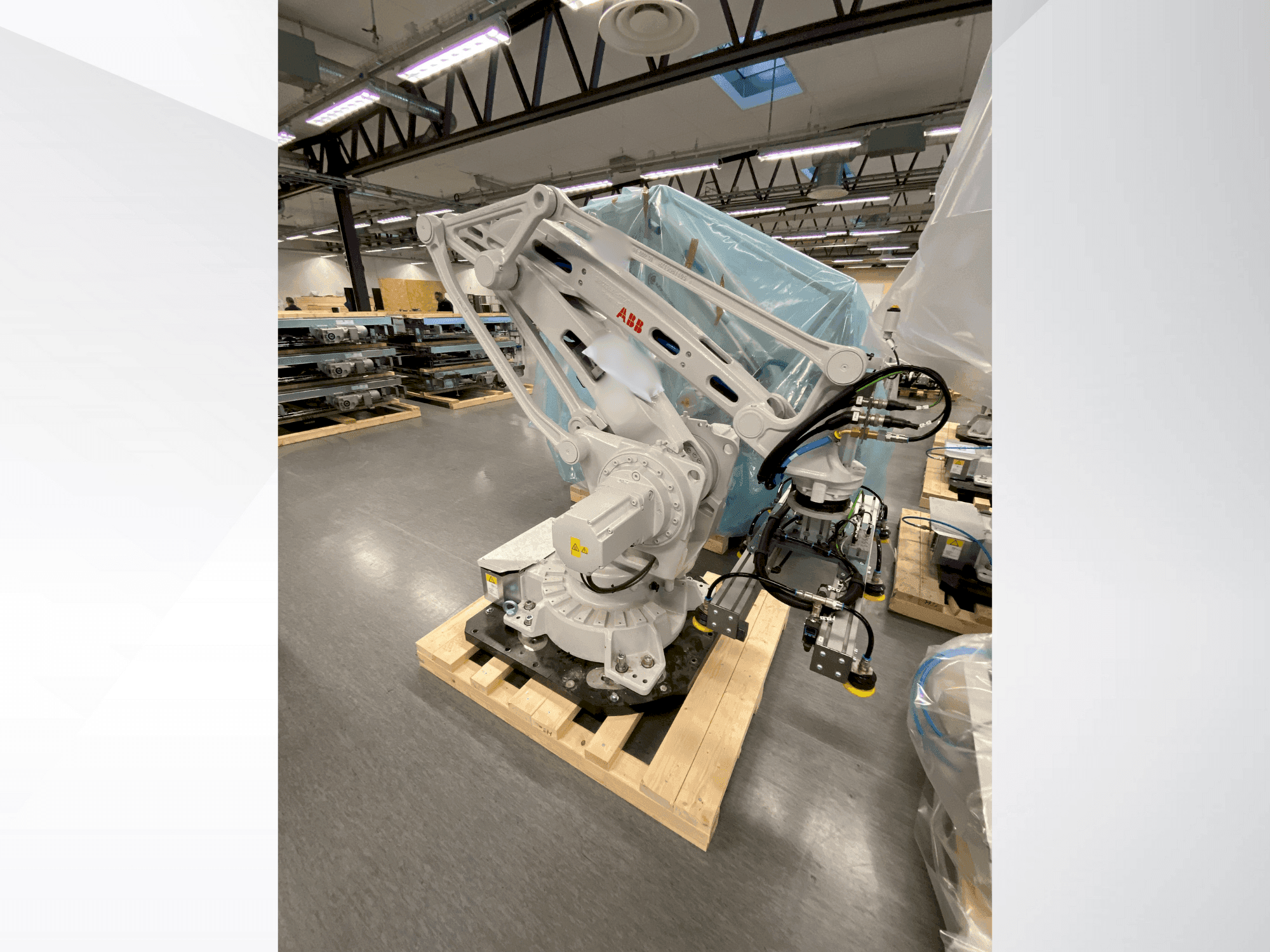 Čelní pohled na ABB IRB 460-110/2.4 stroj