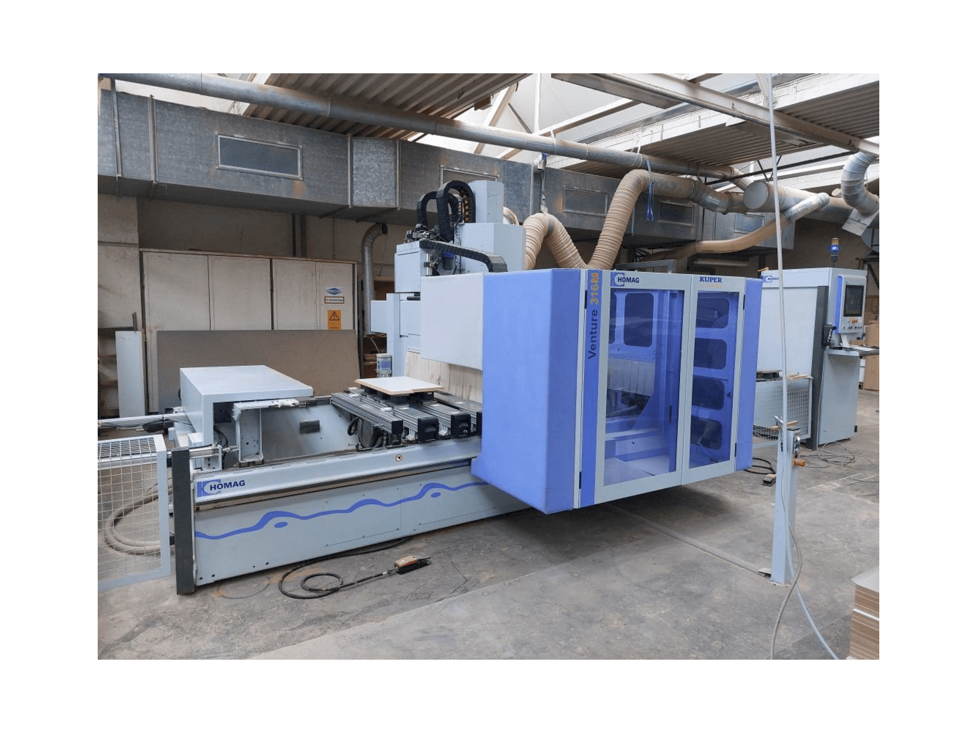 Čelní pohled na HOMAG BMG 311 VENTURE 316M stroj