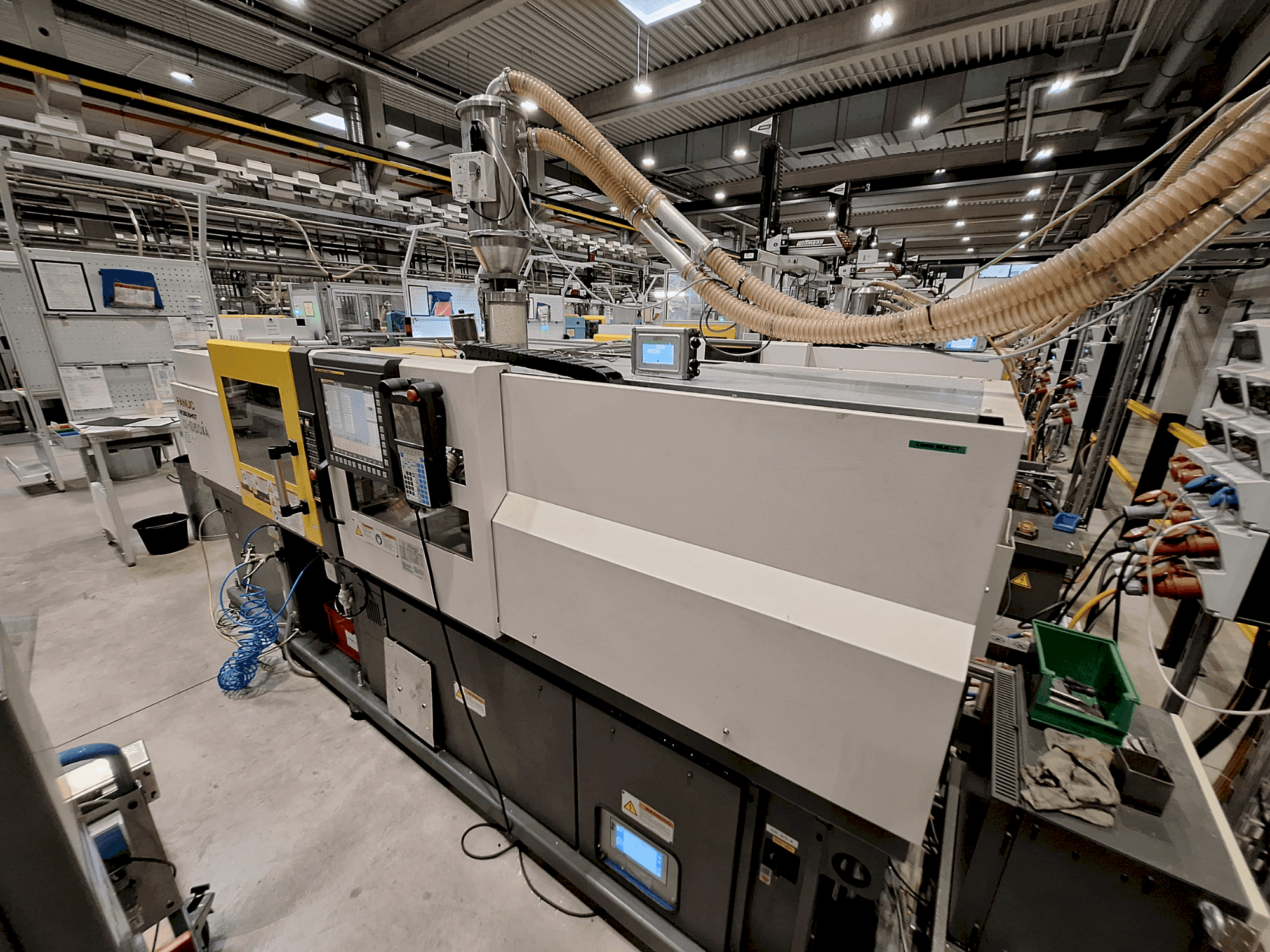 Čelní pohled na FANUC Roboshot S50iA stroj
