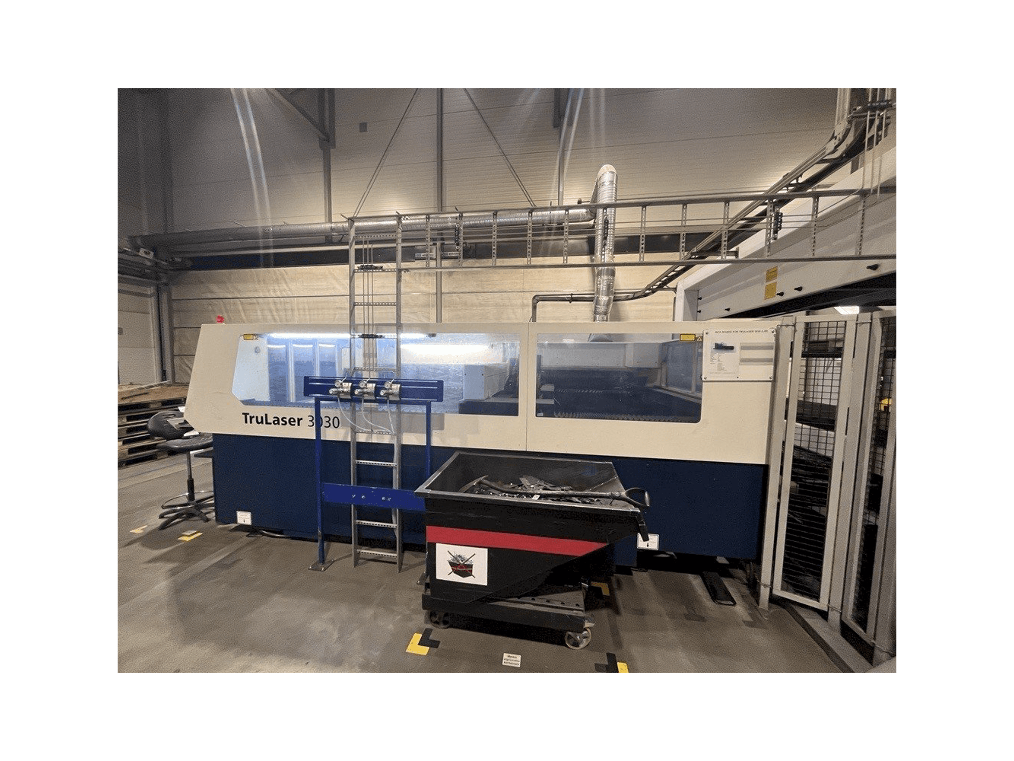 Čelní pohled na TRUMPF TruLaser 3030 L30 stroj