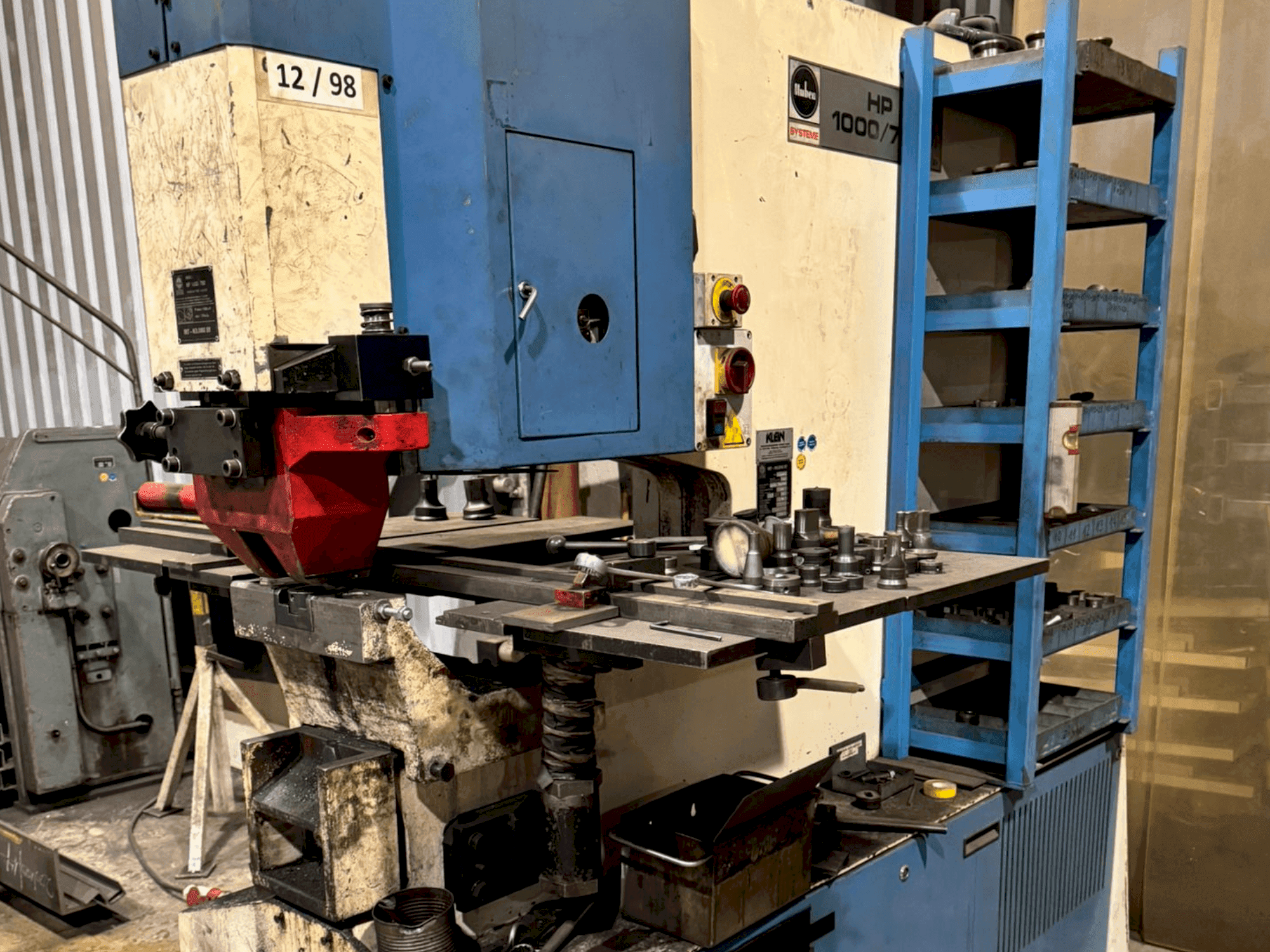 Čelní pohled na KLEIN HP 1000/760 stroj