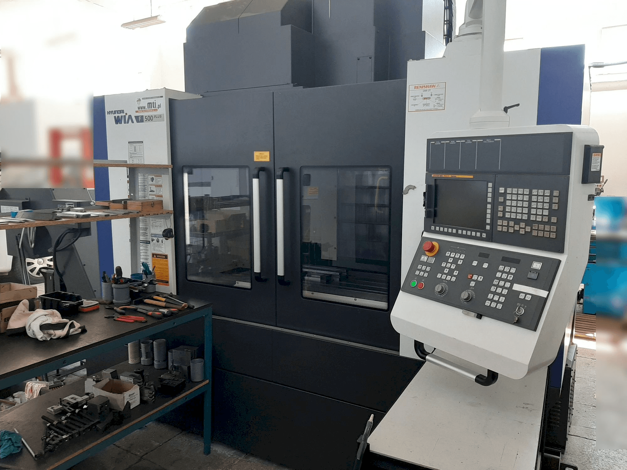 Čelní pohled na Hyundai Wia F500 PLUS stroj