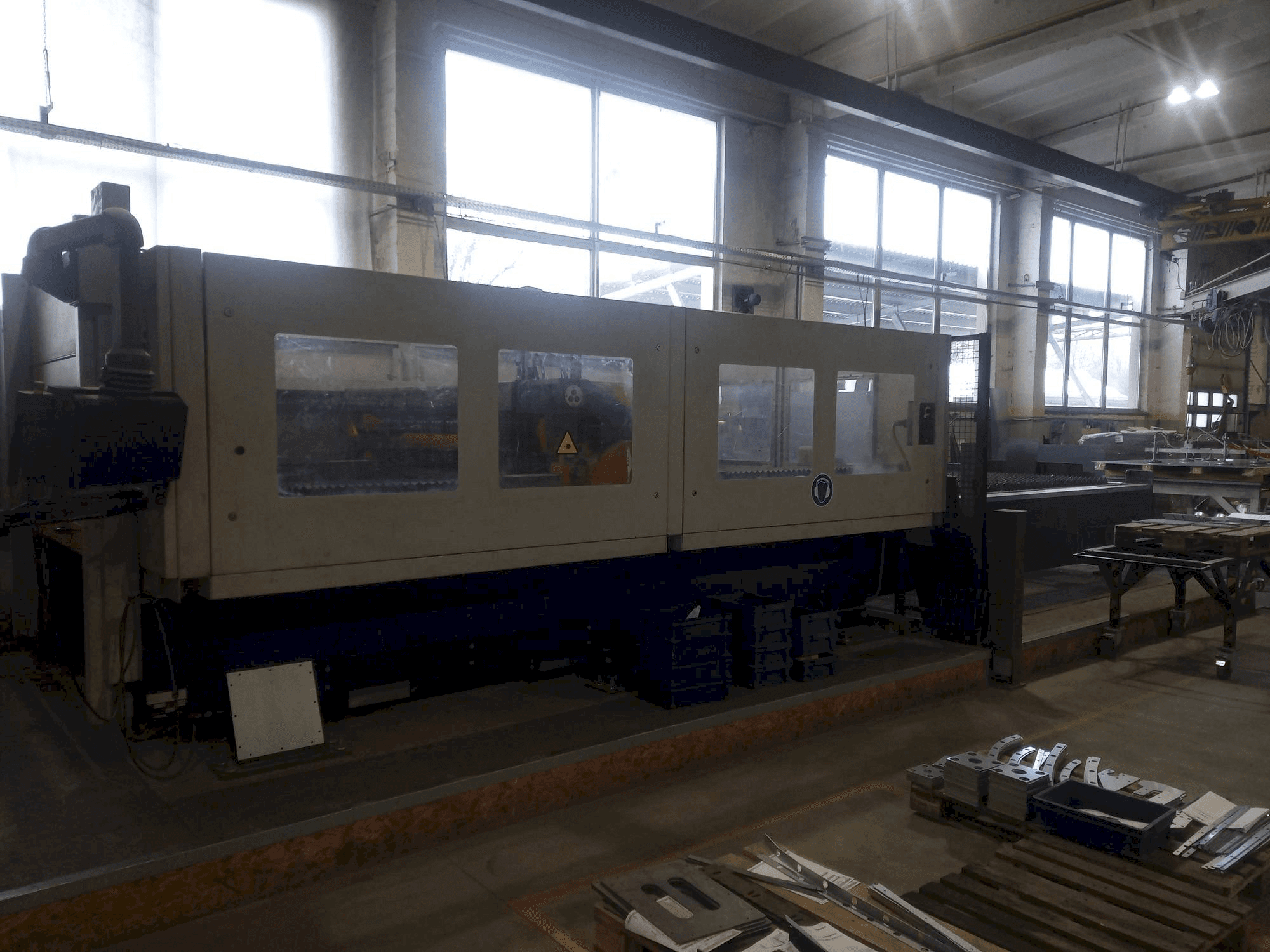 Čelní pohled na Bystronic Bysprint 3015 stroj