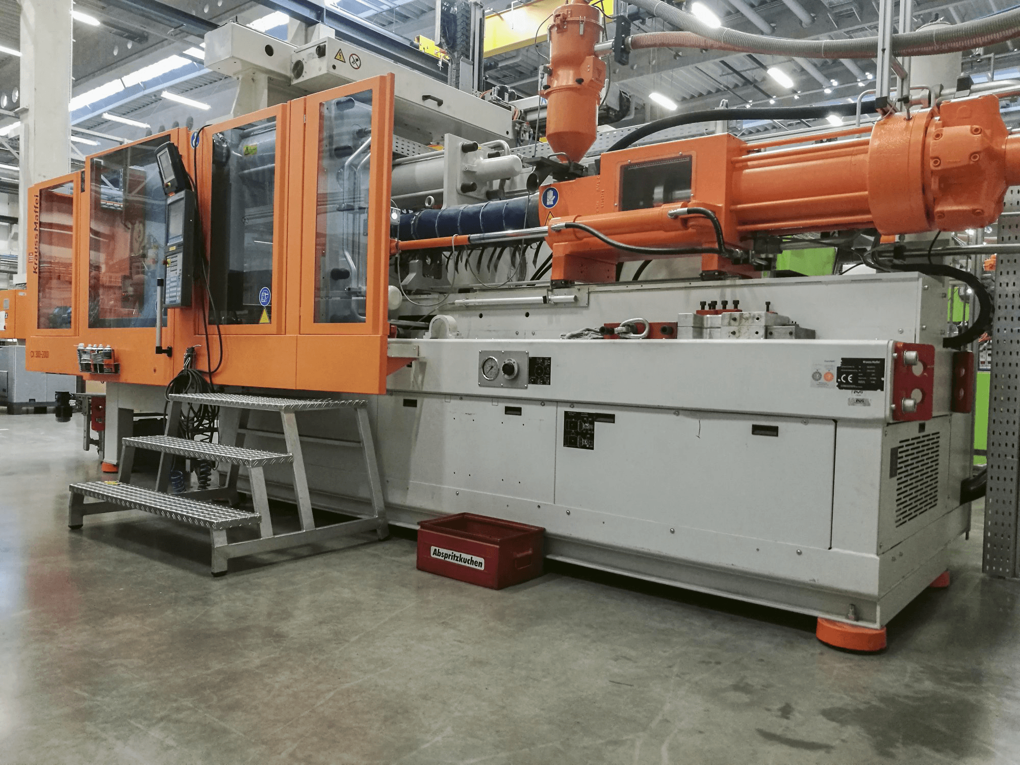 Pravý pohled 1 na Krauss Maffei 300-2000 CX stroj