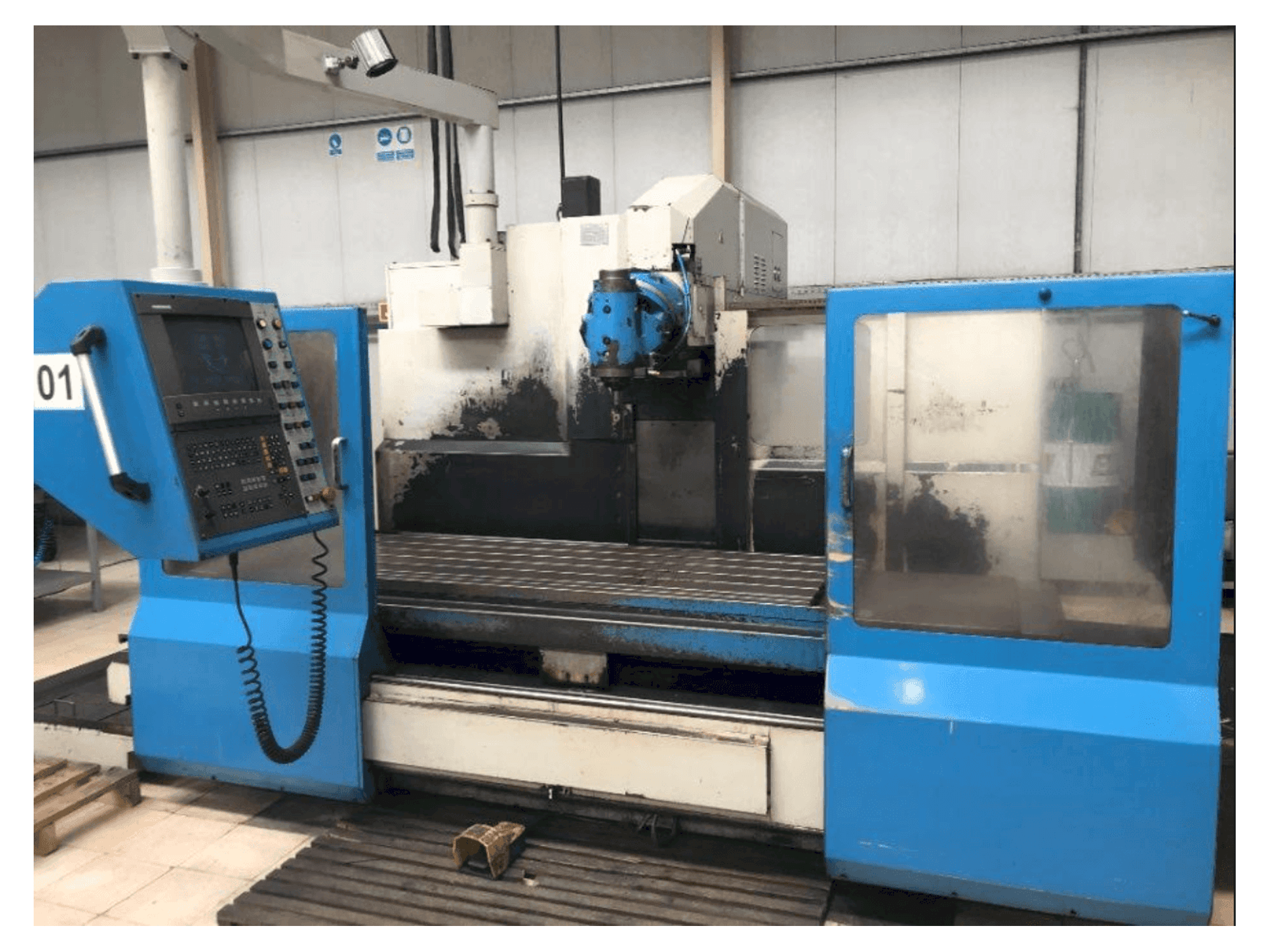 Čelní pohled na KIHEUNG KNC U-800 stroj