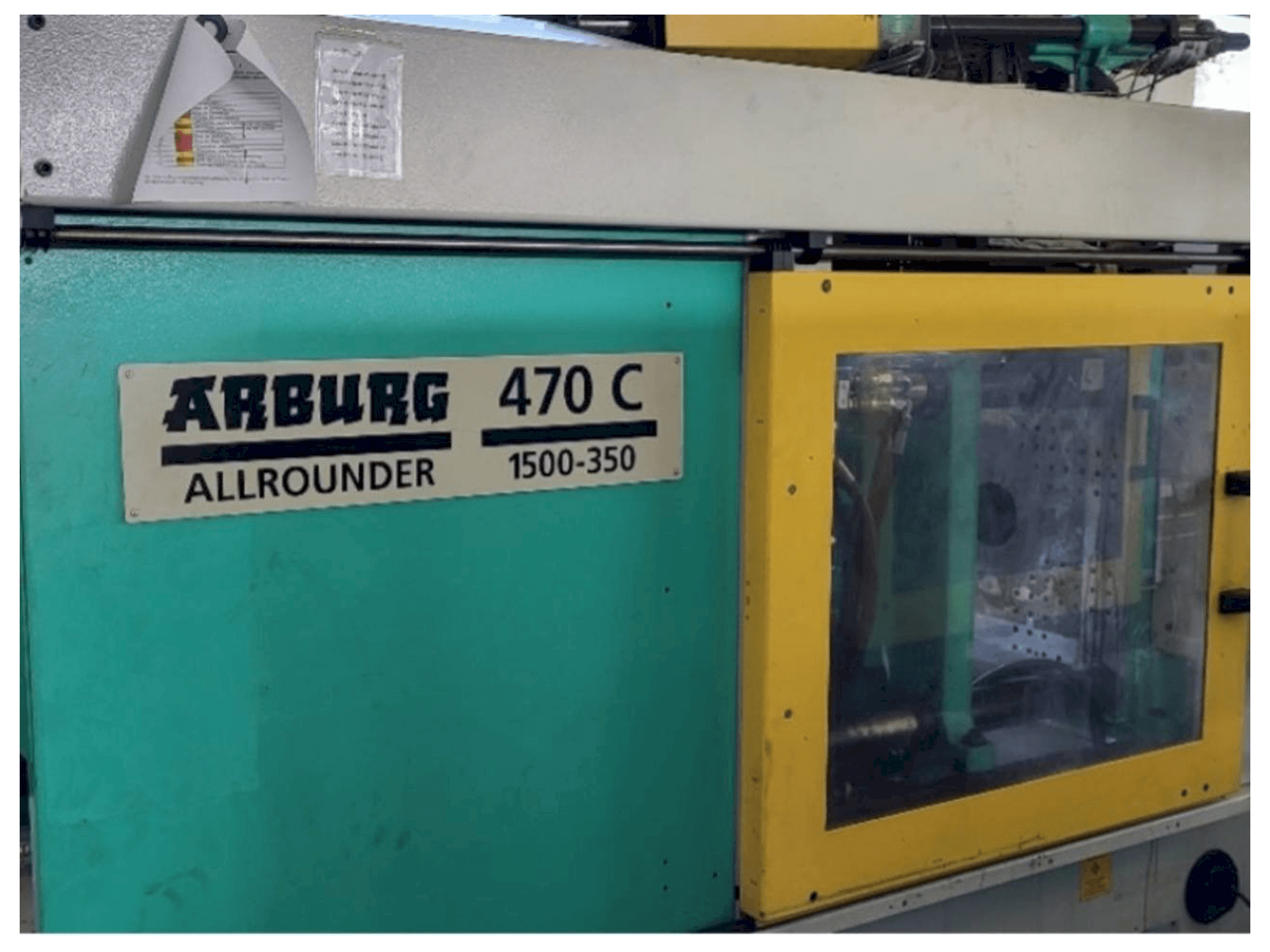 Čelní pohled na Arburg Allrounder 470C 1500 - 350/150 stroj