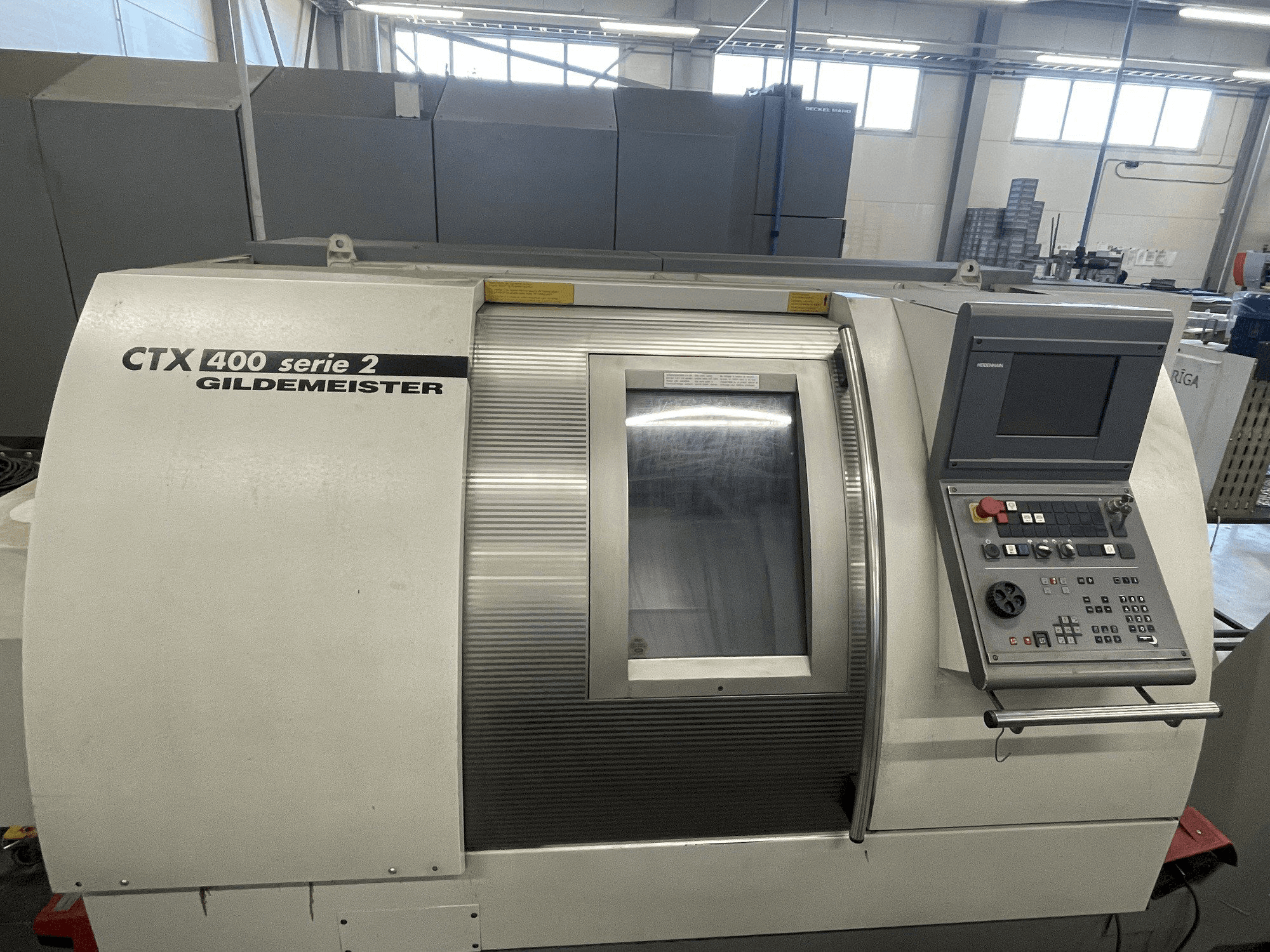 Čelní pohled na Gildemeister CTX 400 S2 stroj