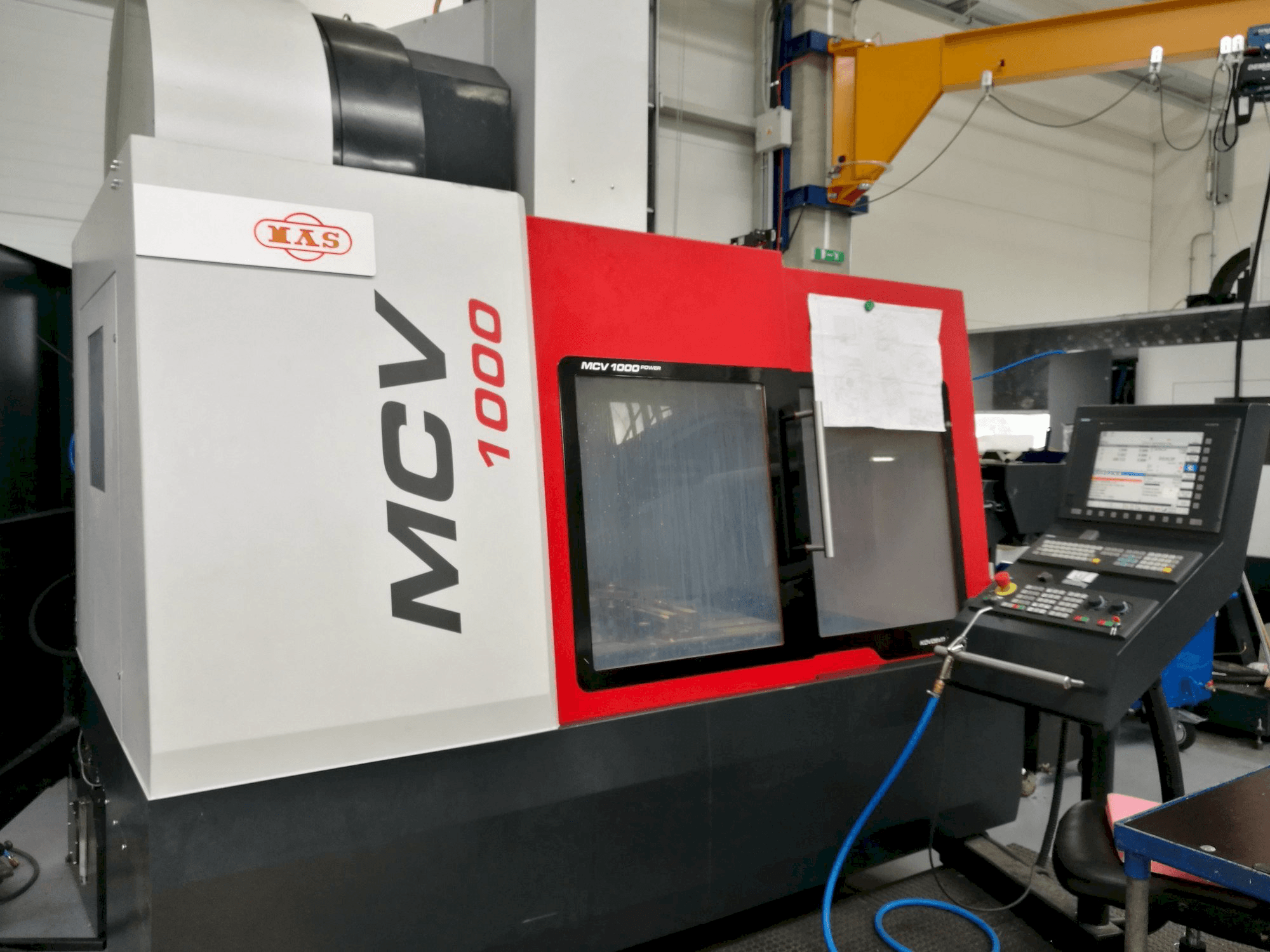 Čelní pohled na KOVOSVIT MAS MCV 1000 Power stroj