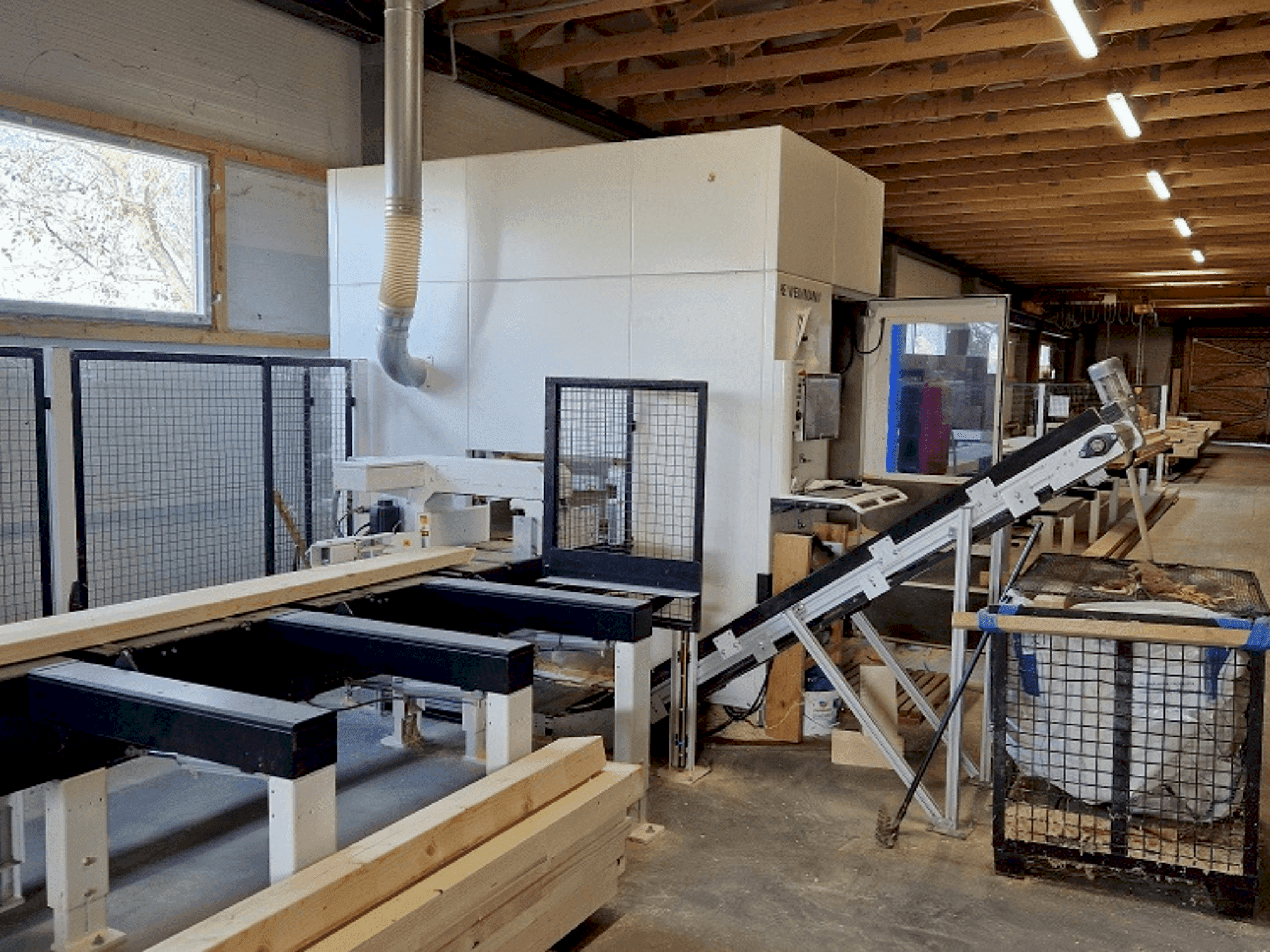 Čelní pohled na HOMAG WEINMANN BEAMTEQ B-540 (2019) stroj