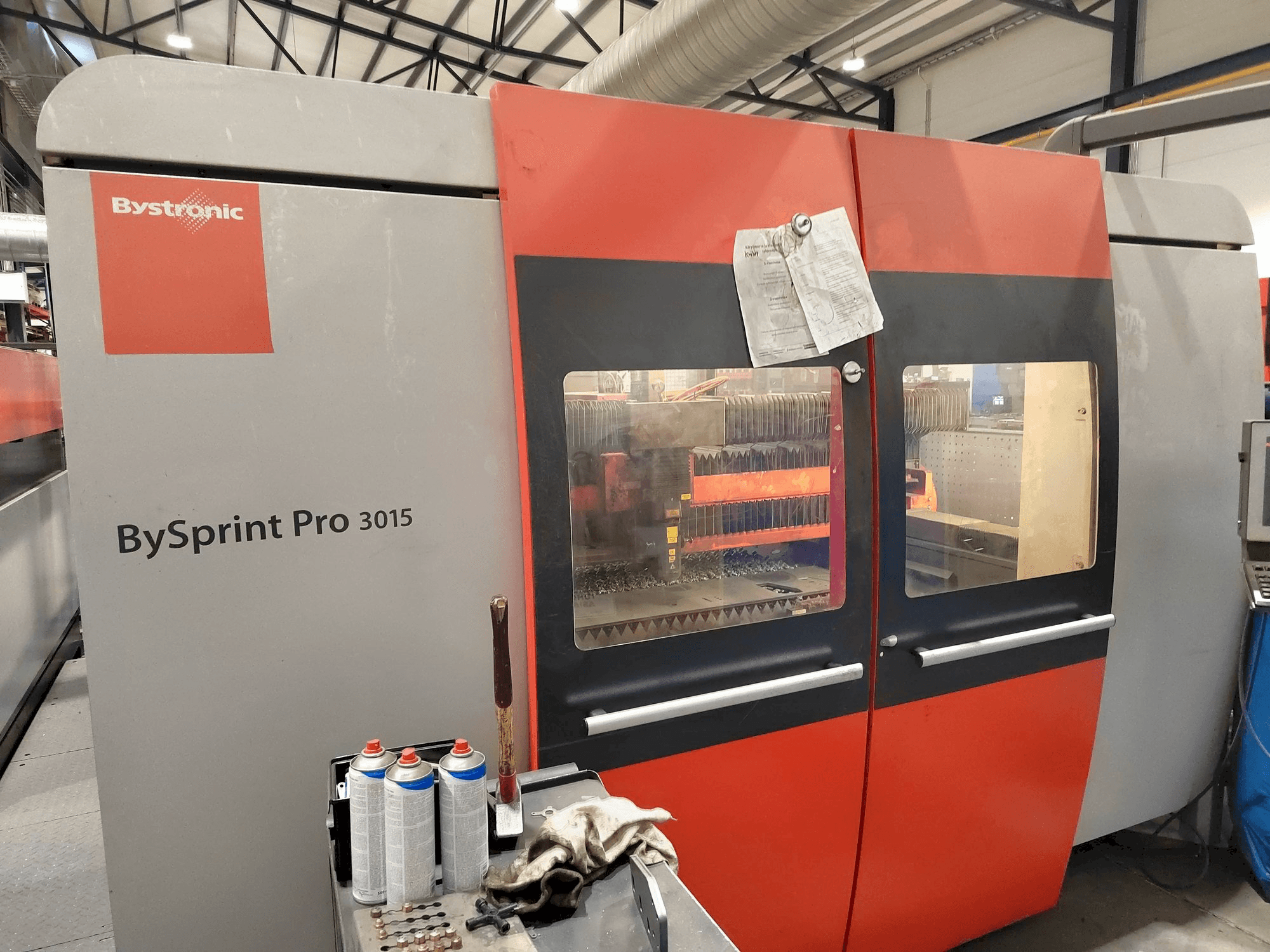 Čelní pohled na Bystronic Bysprint Pro 3015 stroj