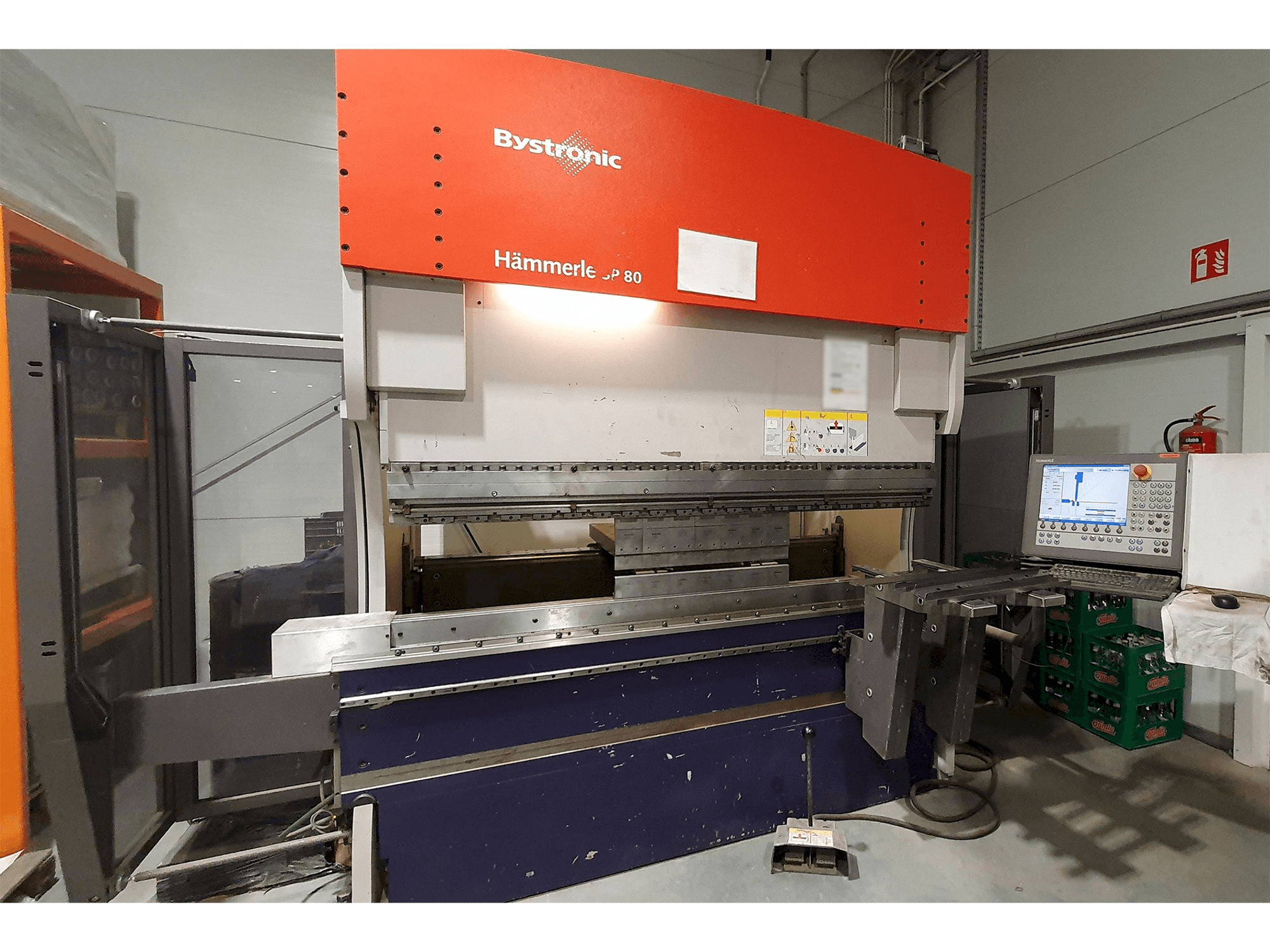 Čelní pohled na Bystronic 3P 80/210 stroj