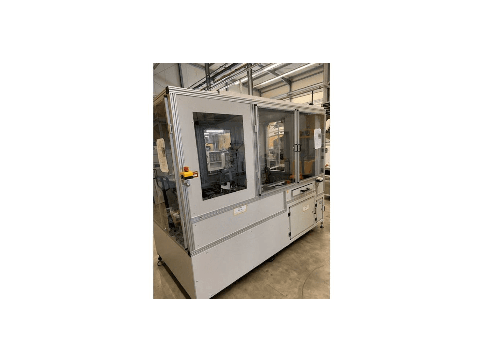 Levý boční pohled na SEHO Robot cell sorting station stroj