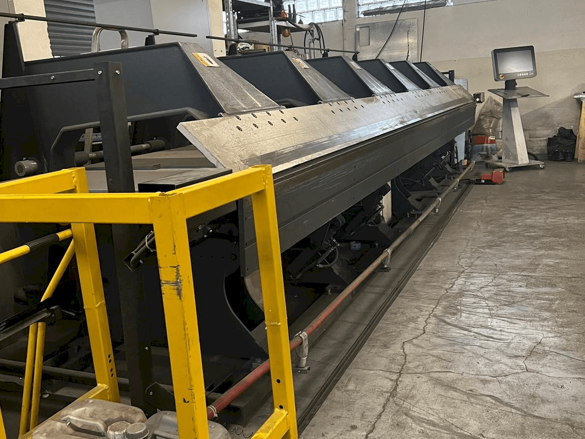 Čelní pohled na Jorns Norma-Line 150-6.4 stroj