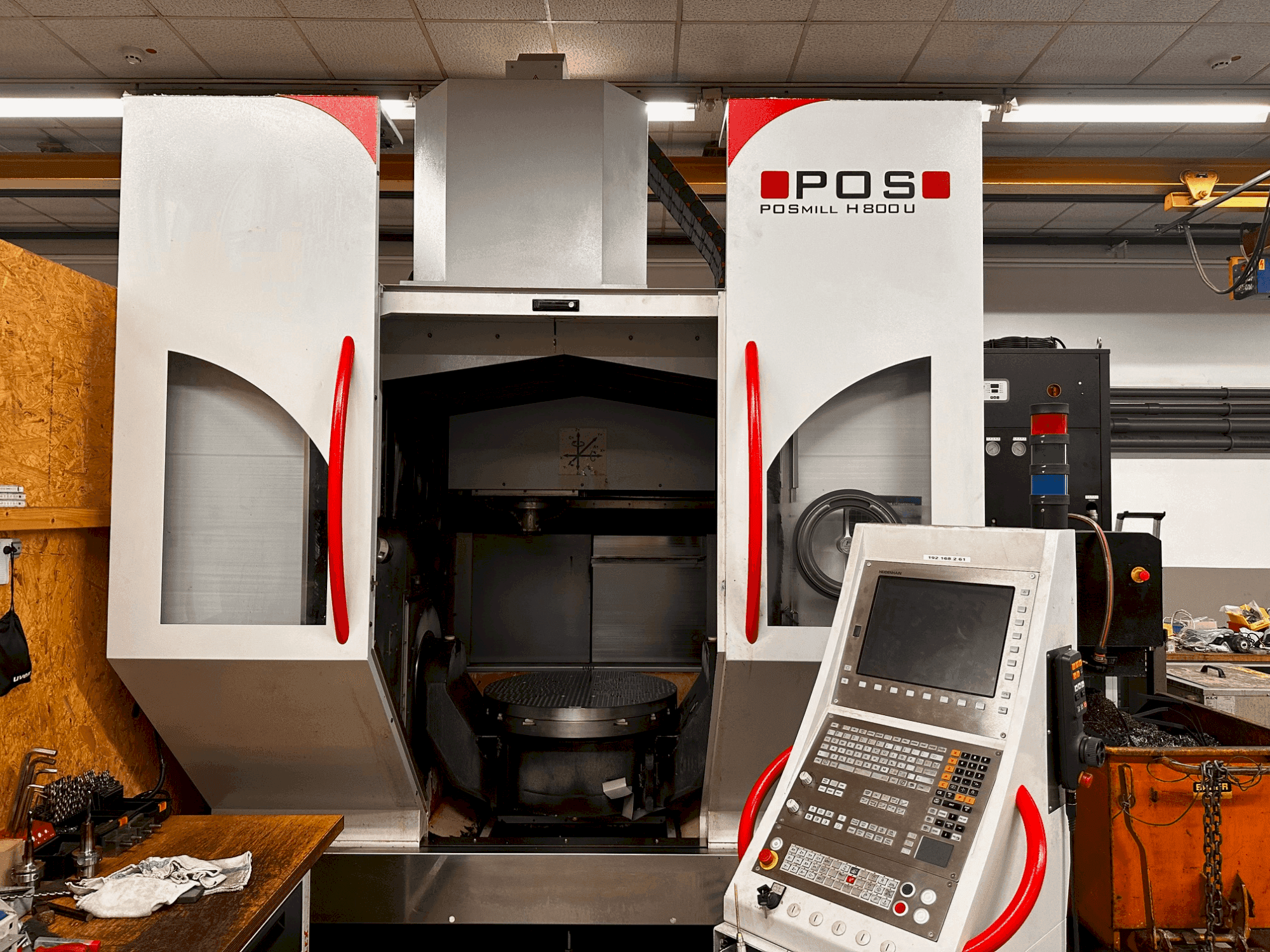 Čelní pohled na POSmill H800U stroj