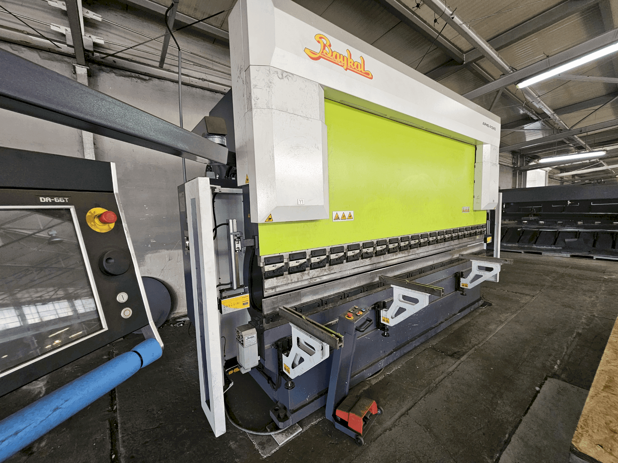 Čelní pohled na Baykal APHS 41240 stroj