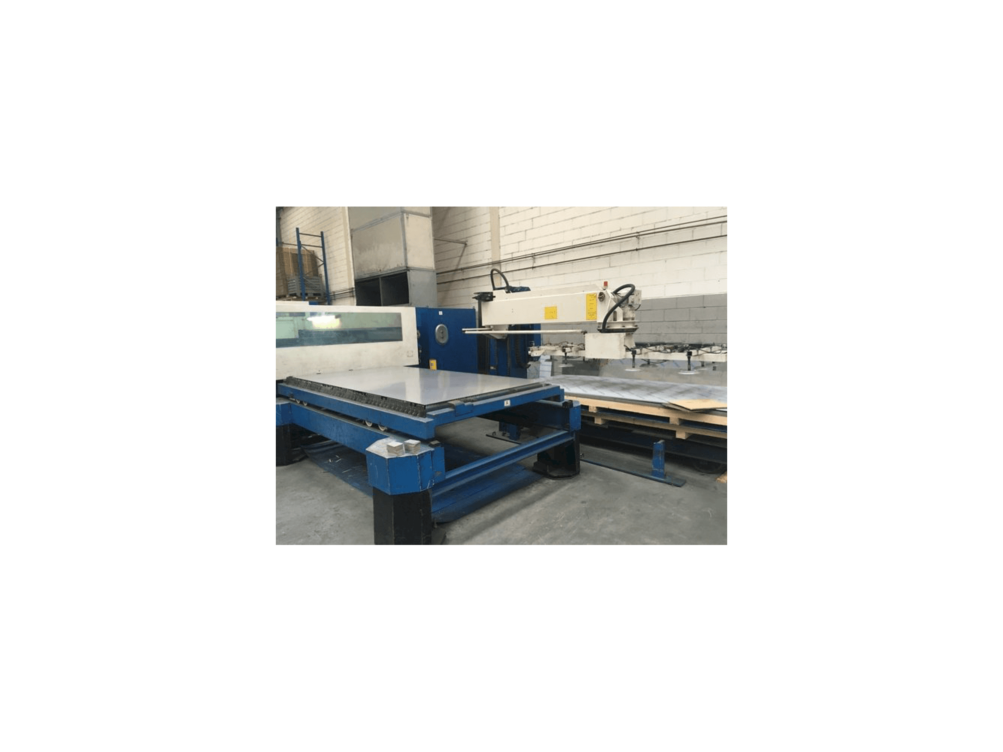 Čelní pohled na Trumpf Trumatic L3050 stroj